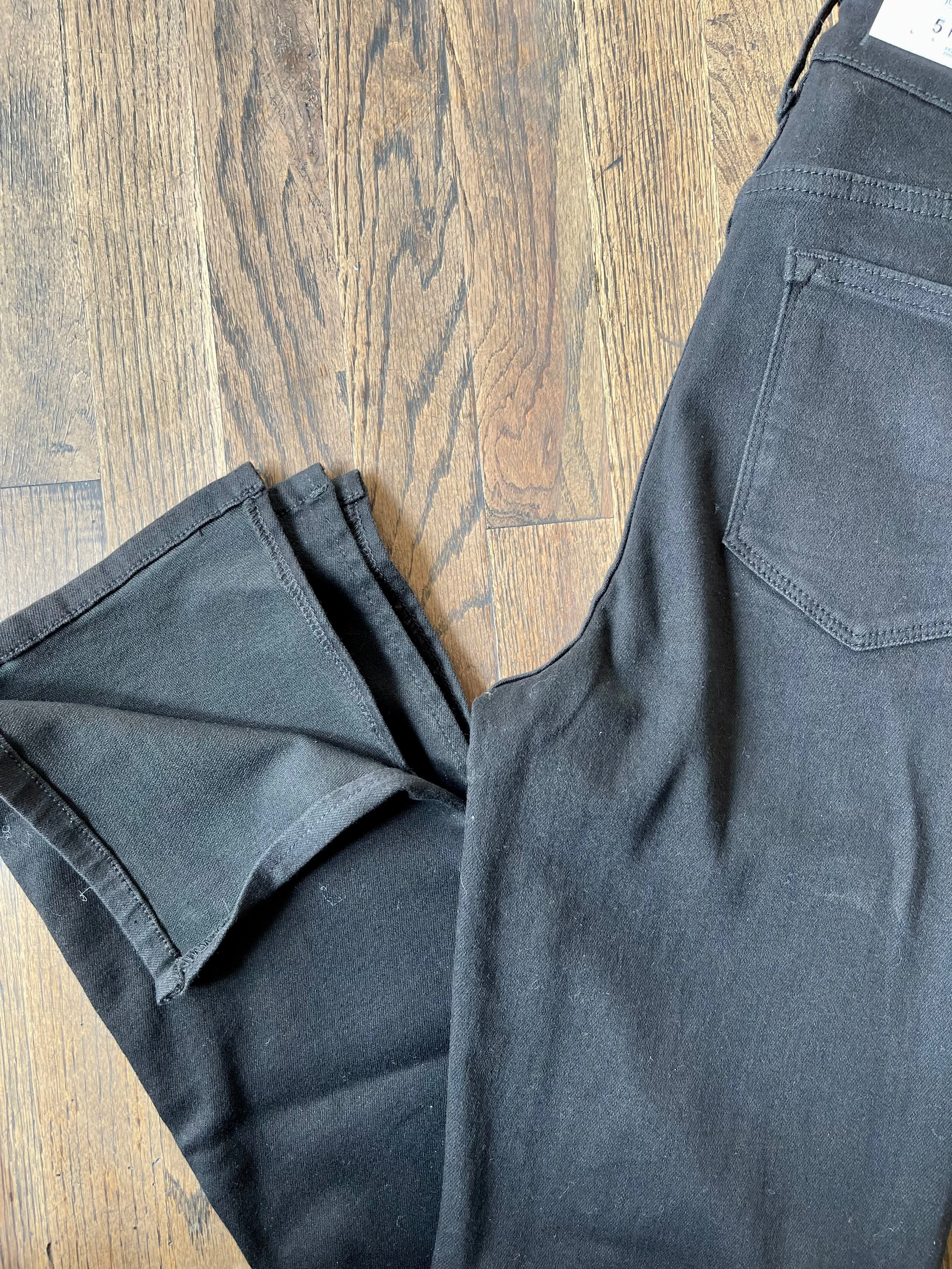 Judy Blue || Gia High Waist 90's Black Slit Hem Straight Leg Jean