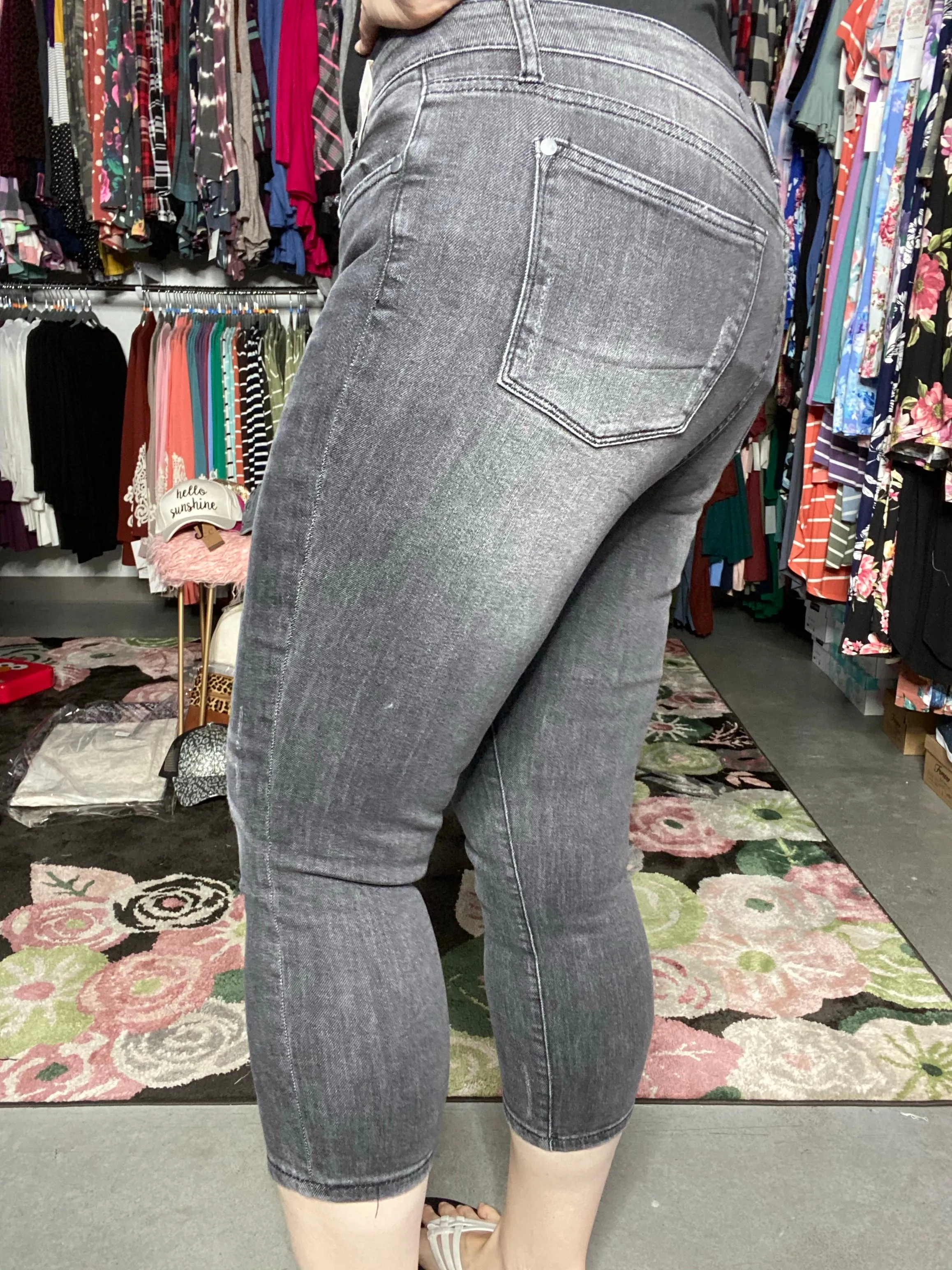 Judy Blue | Grey Skinny Capri