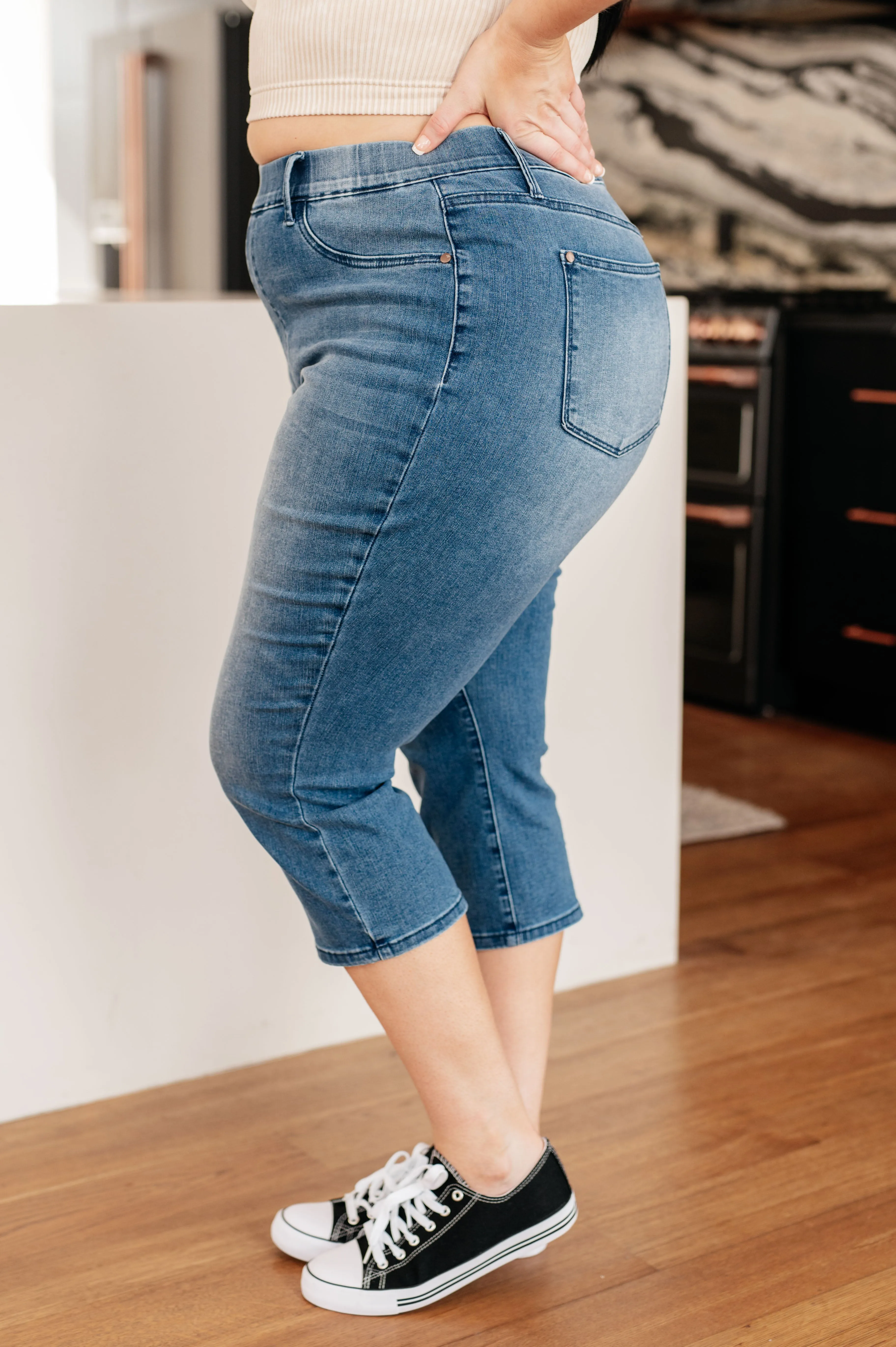 Judy Blue High-Rise Cool Denim Pull-On Capris