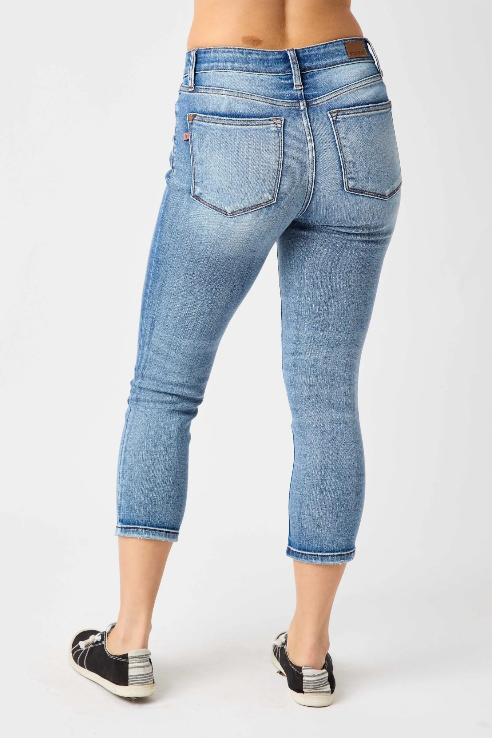 JUDY BLUE Mid-Rise Capri