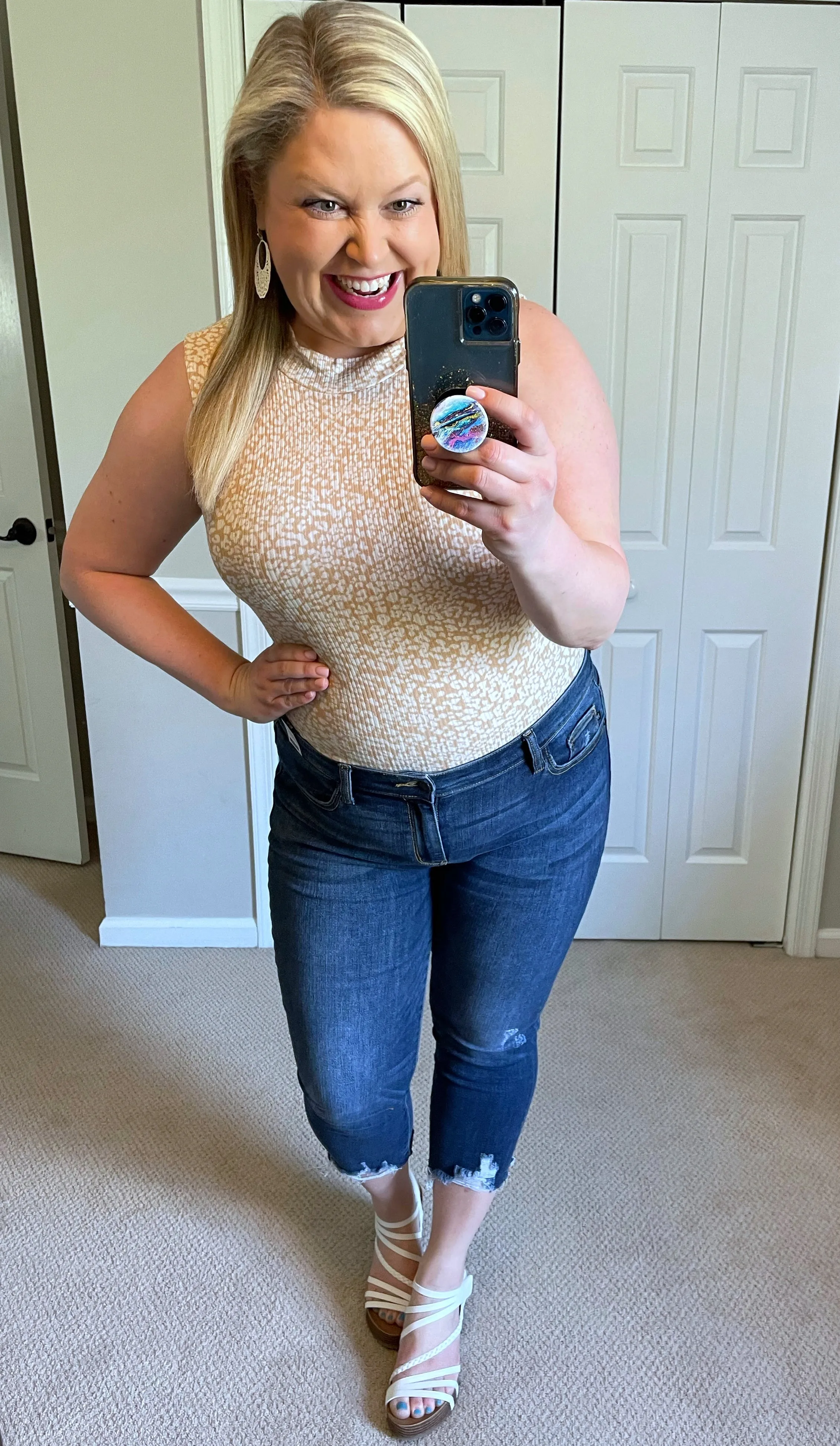 Judy Blue Mid-Rise Destroyed Cuff Capris