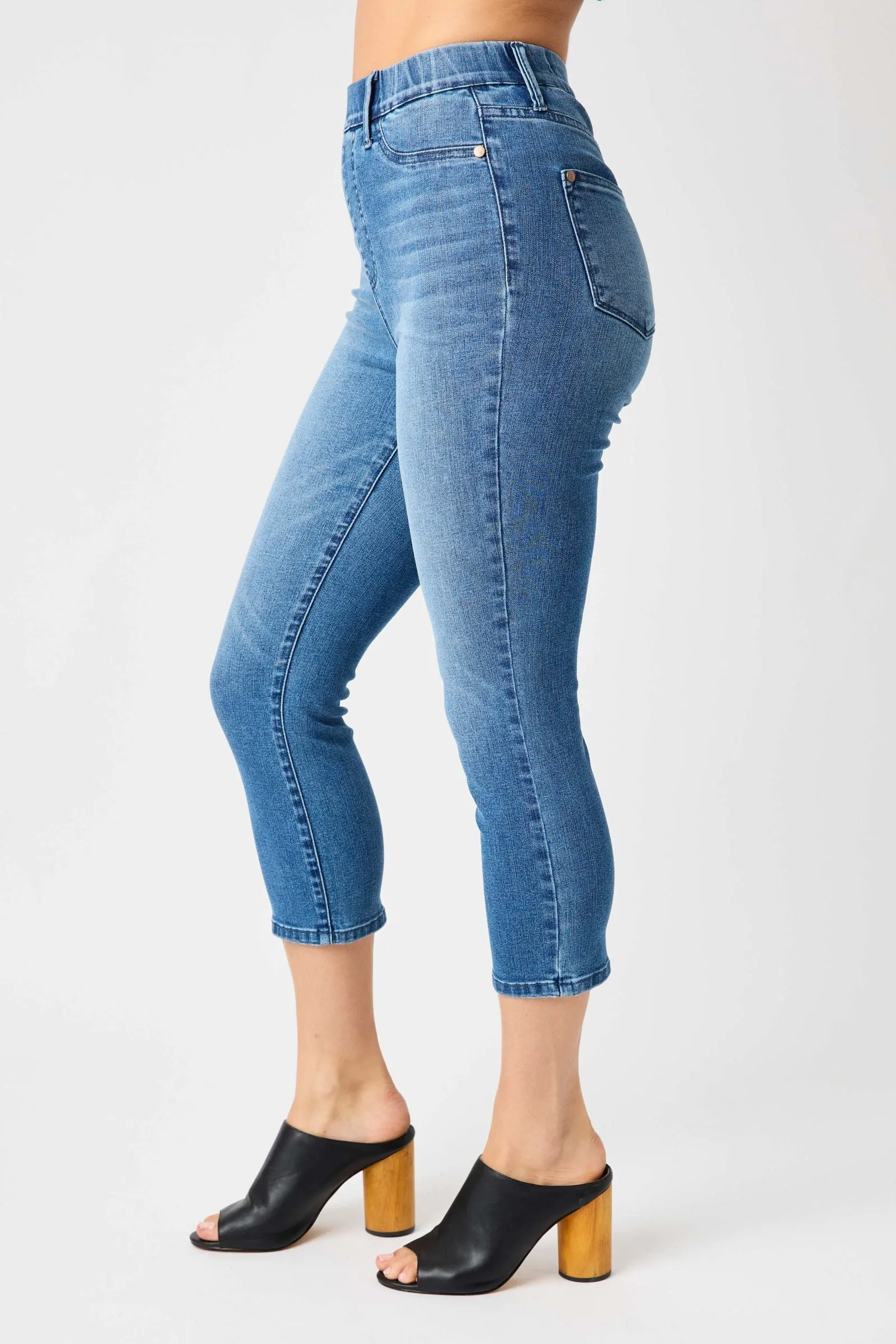 Judy Blue Plus Size High Rise Cool Denim Pull On Capris