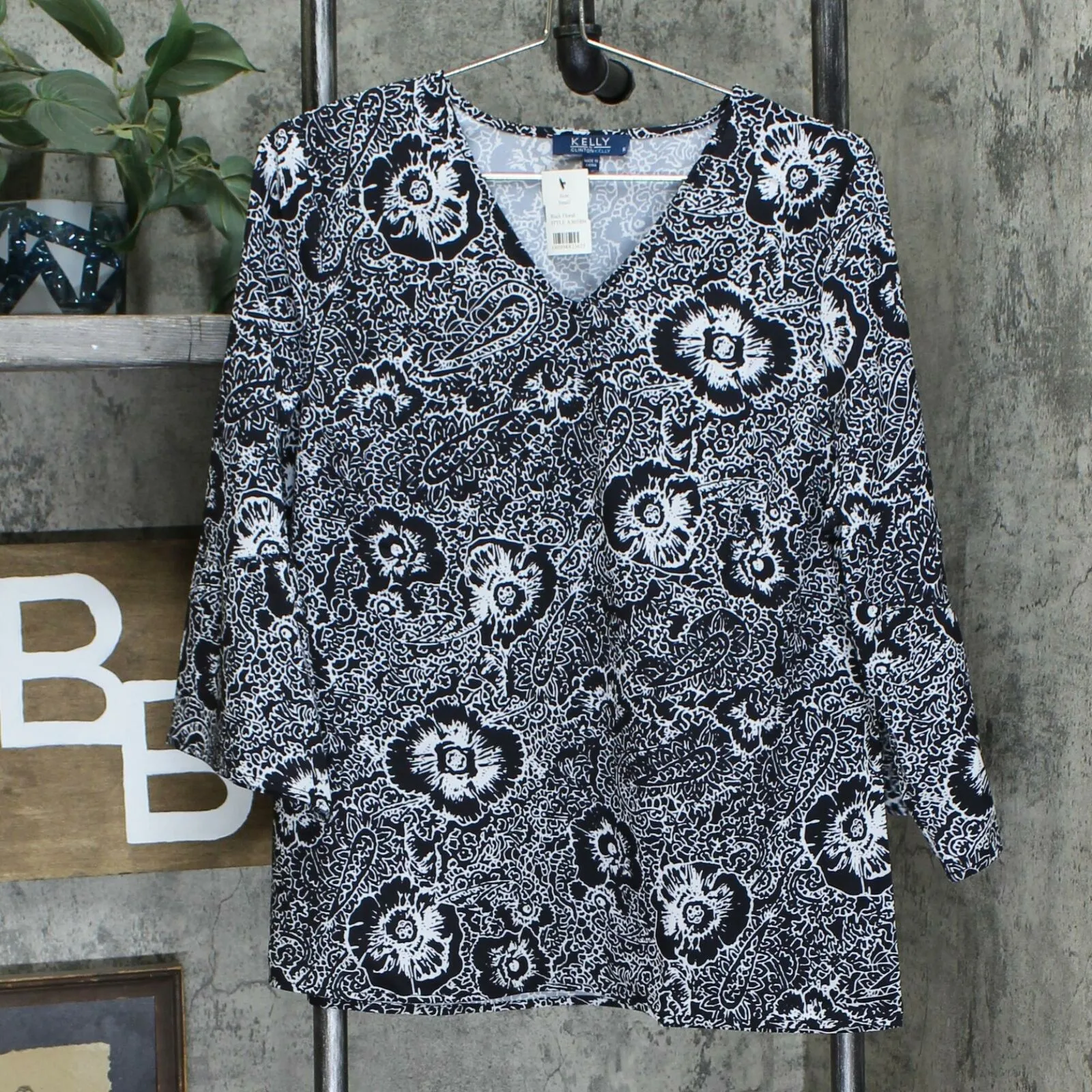 Kelly by Clinton Kelly Women's Floral Paisley Woven Top with Flutter Sleeve