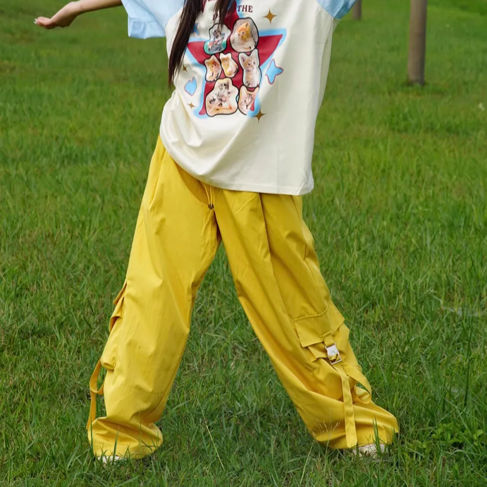 Lightweight Wide-Leg Cargo Pants