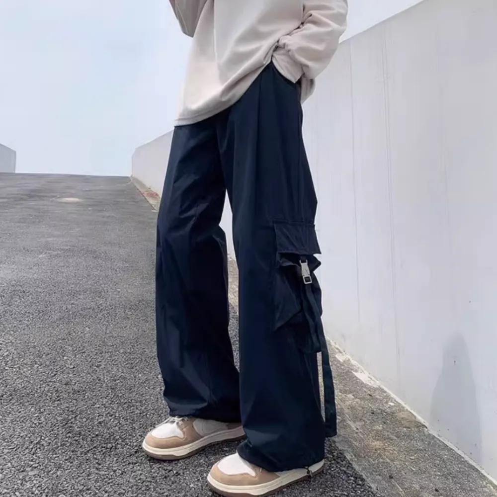 Lightweight Wide-Leg Cargo Pants