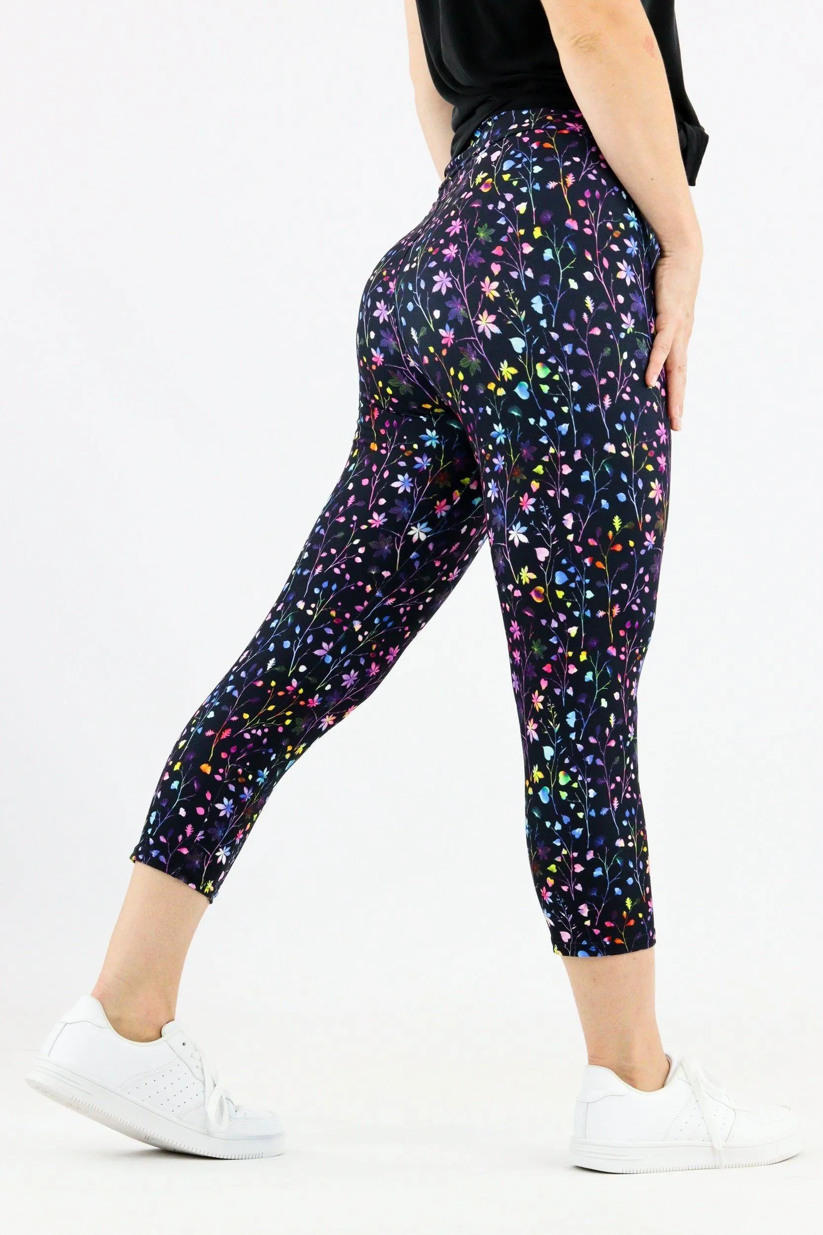 Little Leaves - Casual Capri Leggings