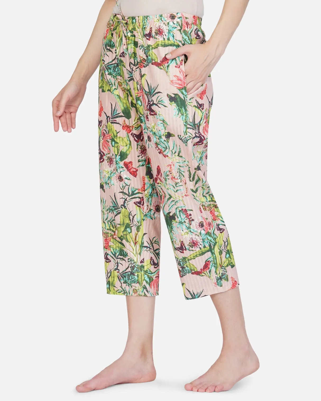 Lt pink floral cotton dobby capris