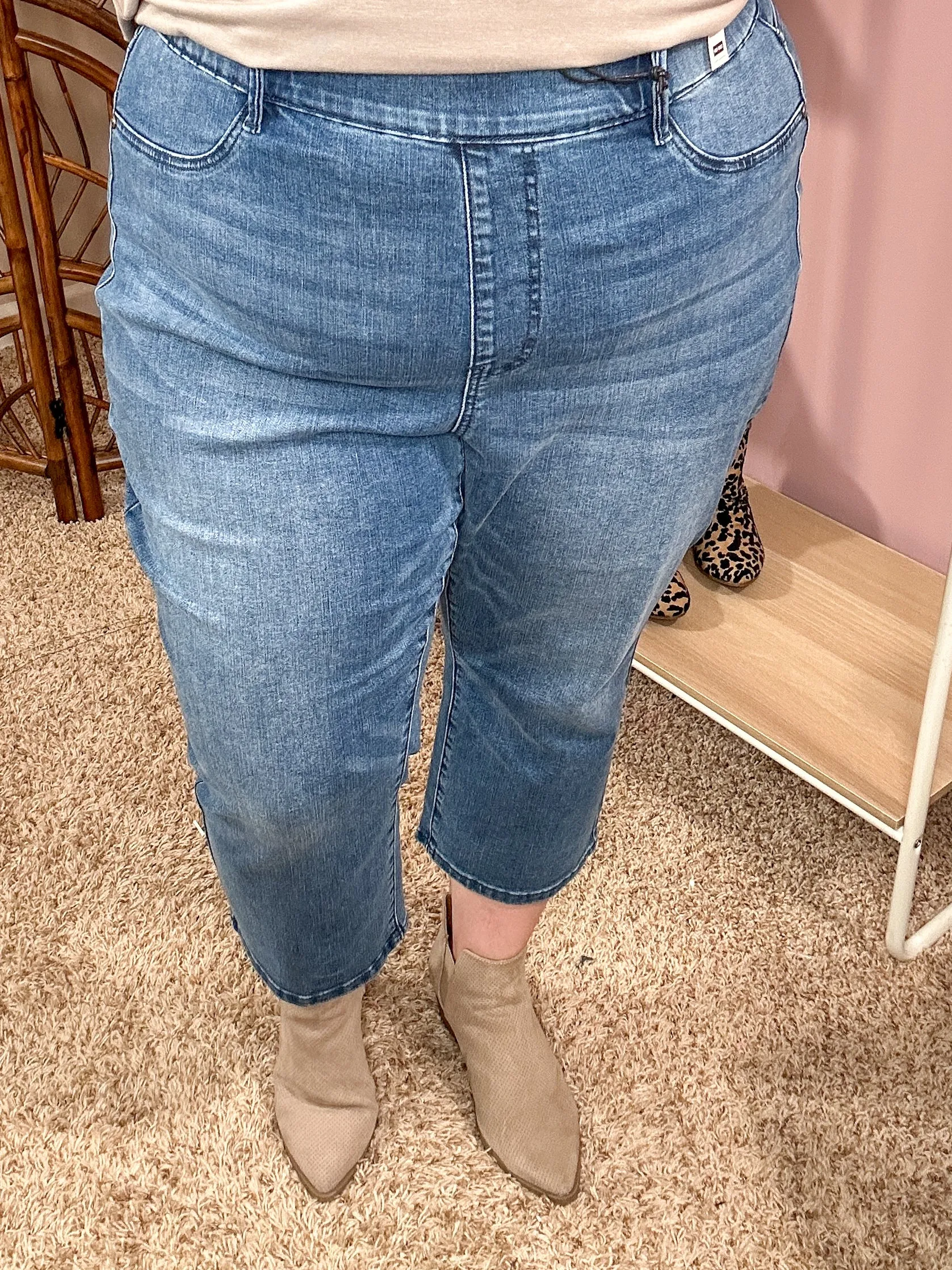 Made for Me Pull On "Cooling" Jegging Capris - Judy Blue