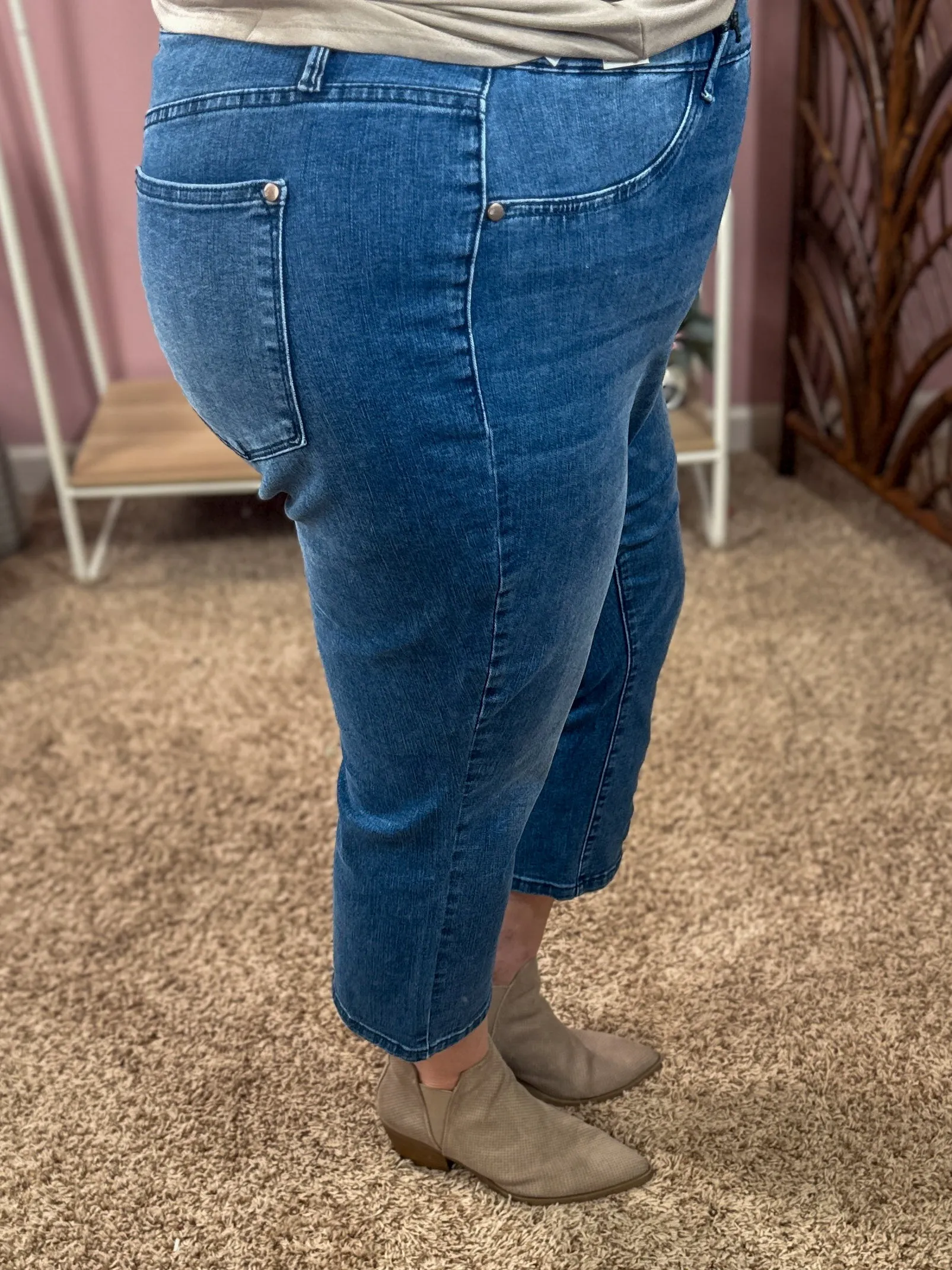 Made for Me Pull On "Cooling" Jegging Capris - Judy Blue