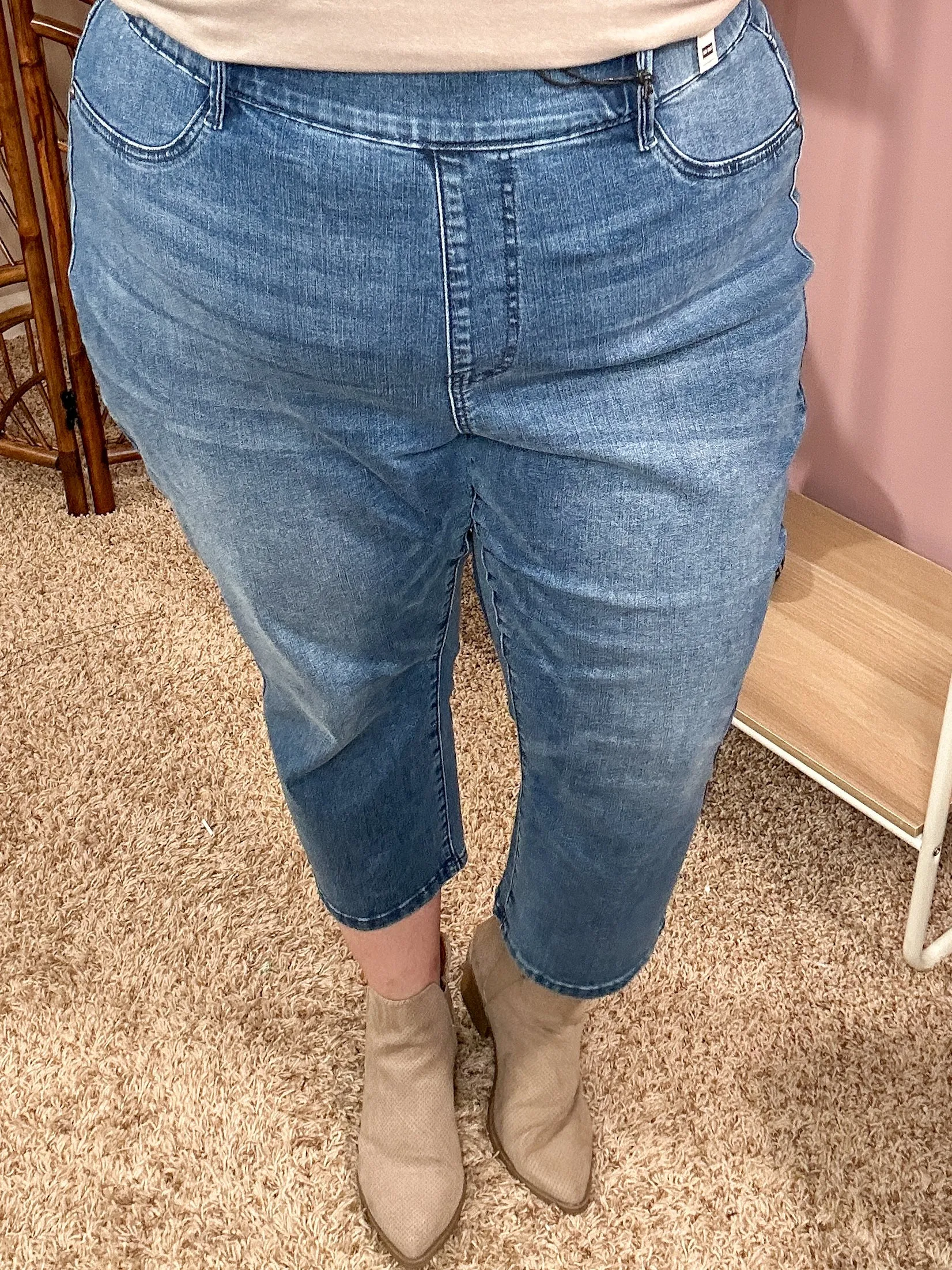 Made for Me Pull On "Cooling" Jegging Capris - Judy Blue