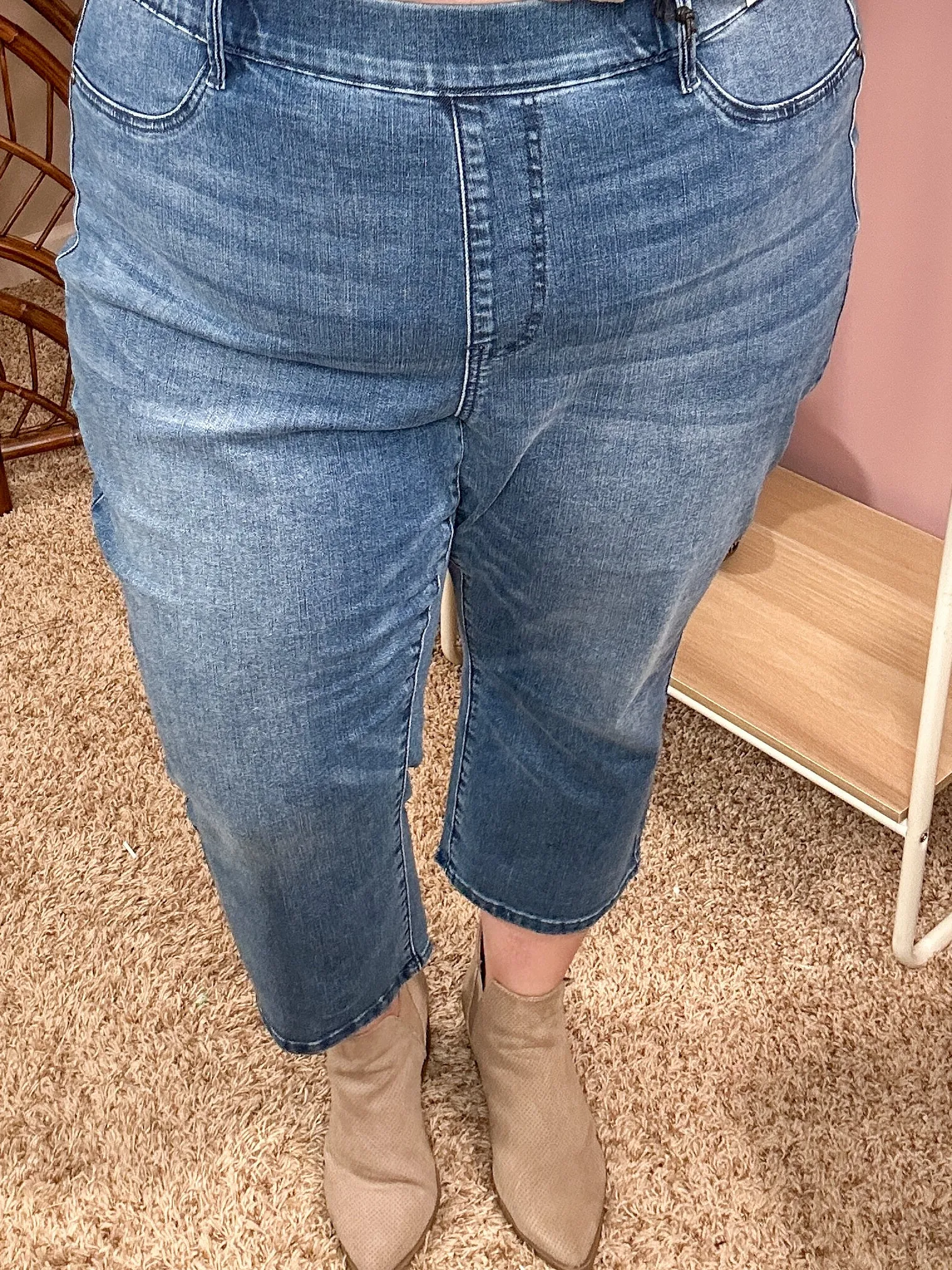 Made for Me Pull On "Cooling" Jegging Capris - Judy Blue