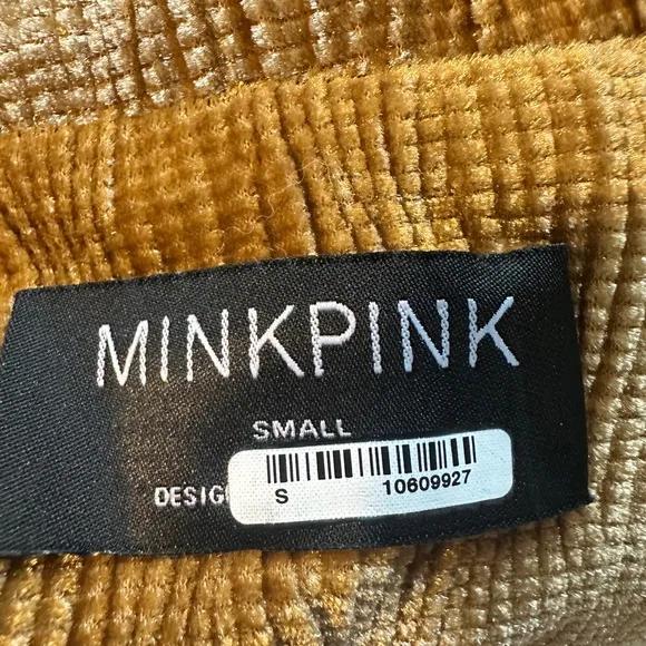 Mink Pink Arianna corduroy velvet one button blazer in gold. Size Small. NWOT