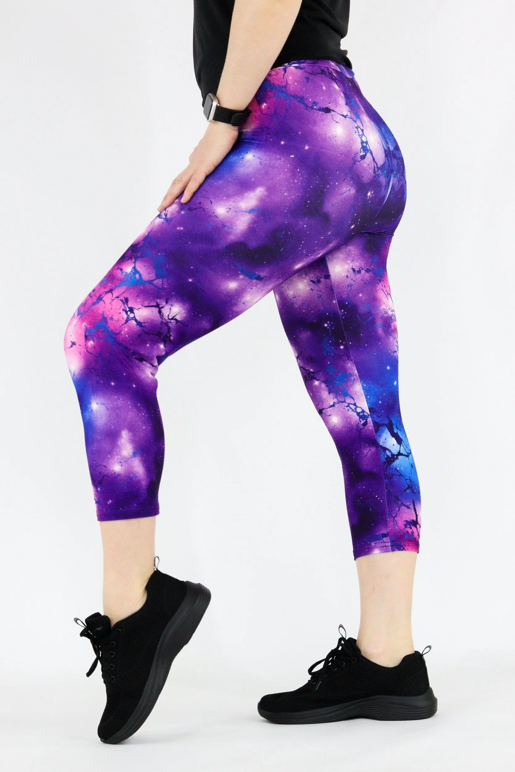 Nebular Marble - Casual Capri Leggings