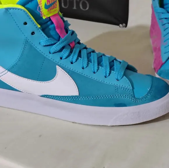 Nike blazers youth 5(big kid)Like New No Scuff Or Spots