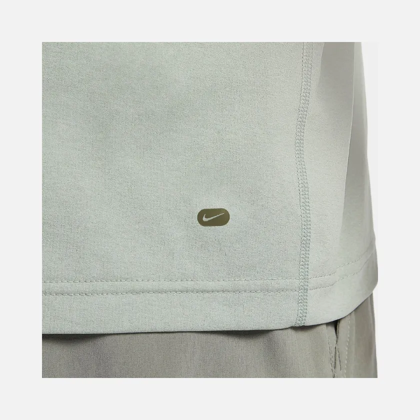 Nike Hyverse Men's Dri-FIT UV Short-Sleeve Top - Jade Horizon/Pale Ivory/Cargo Khaki