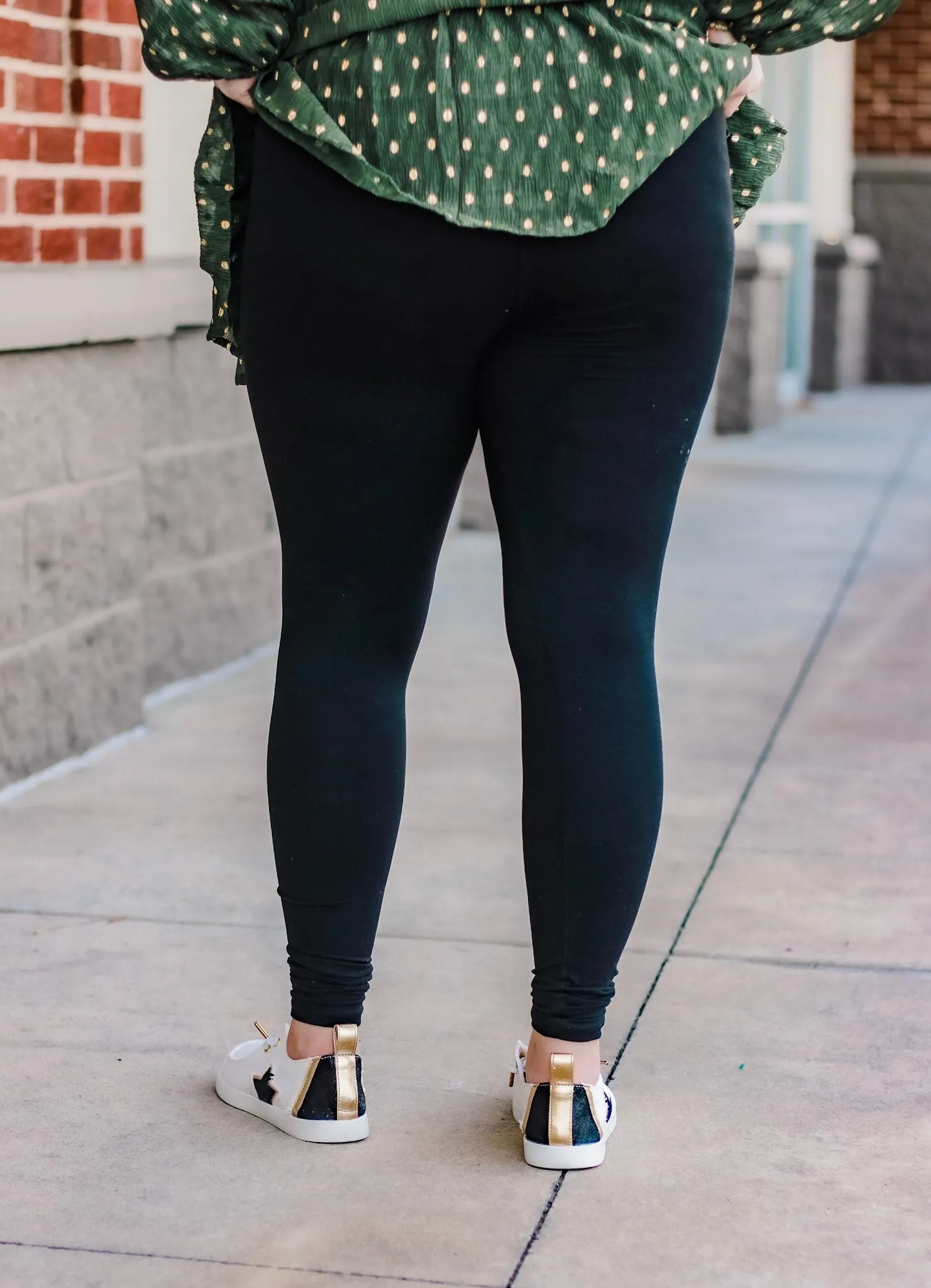 One of a Kind Yoga Banded Leggings in Black