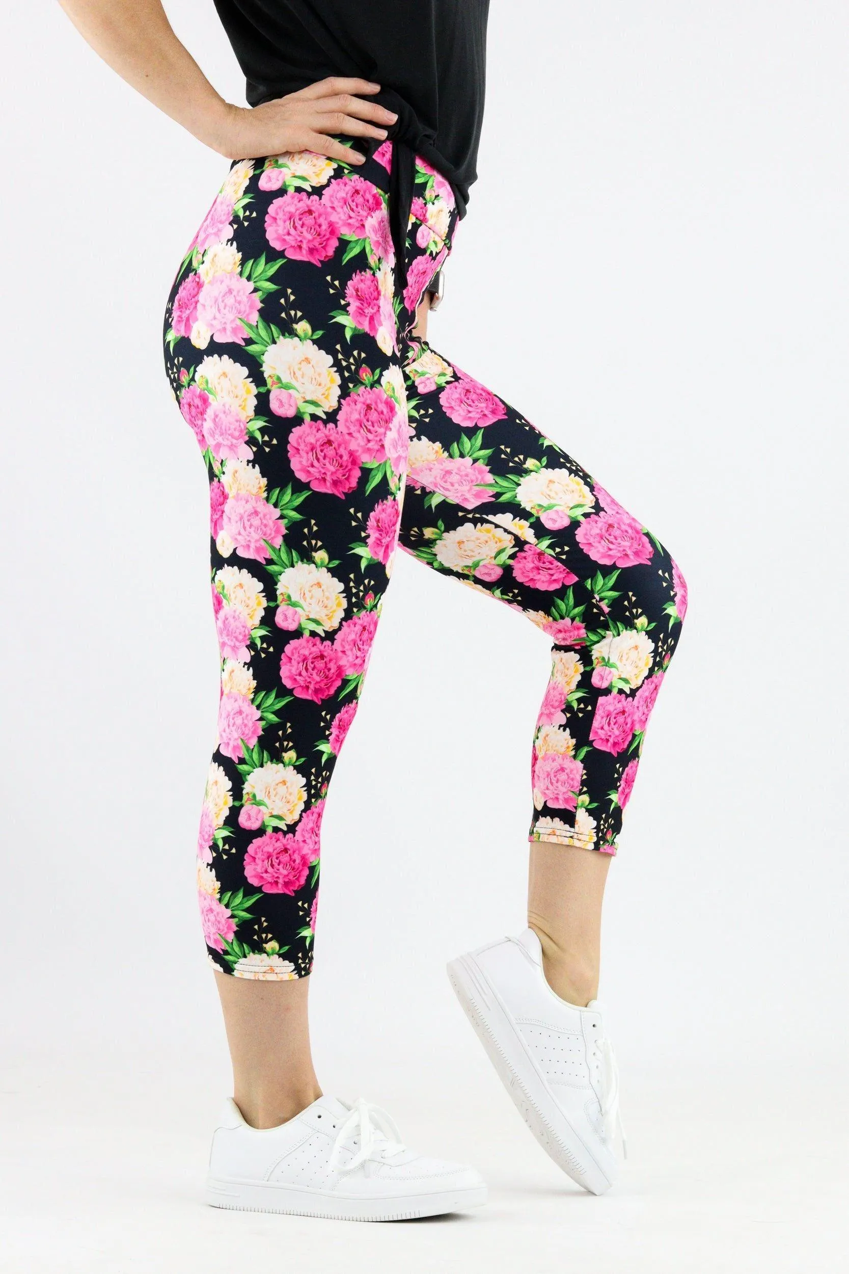 Pretty Peonies - Casual Capri Leggings