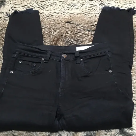 Rag &amp; Bone Black Hampton Jean 10 Inch Capri Size 25