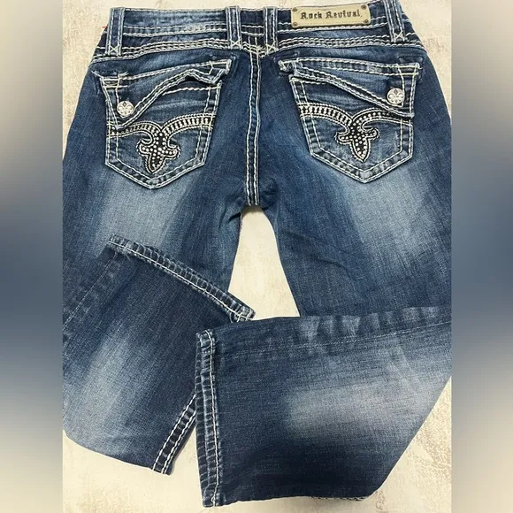 Rock Revival Johanna Women’s Bling Distressed Denim Capris Size 28