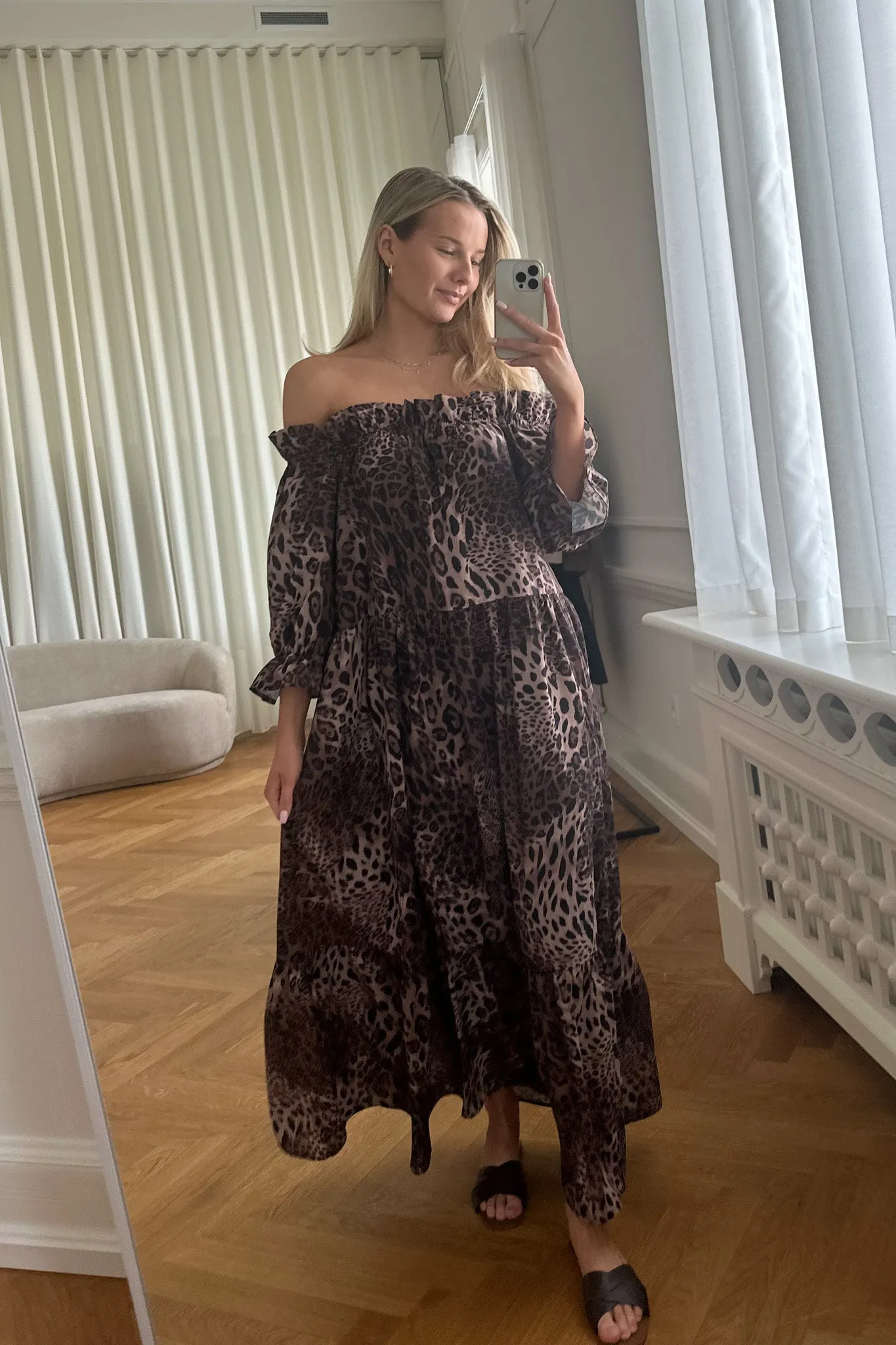SigridIC Lang Kjole - Leo Print