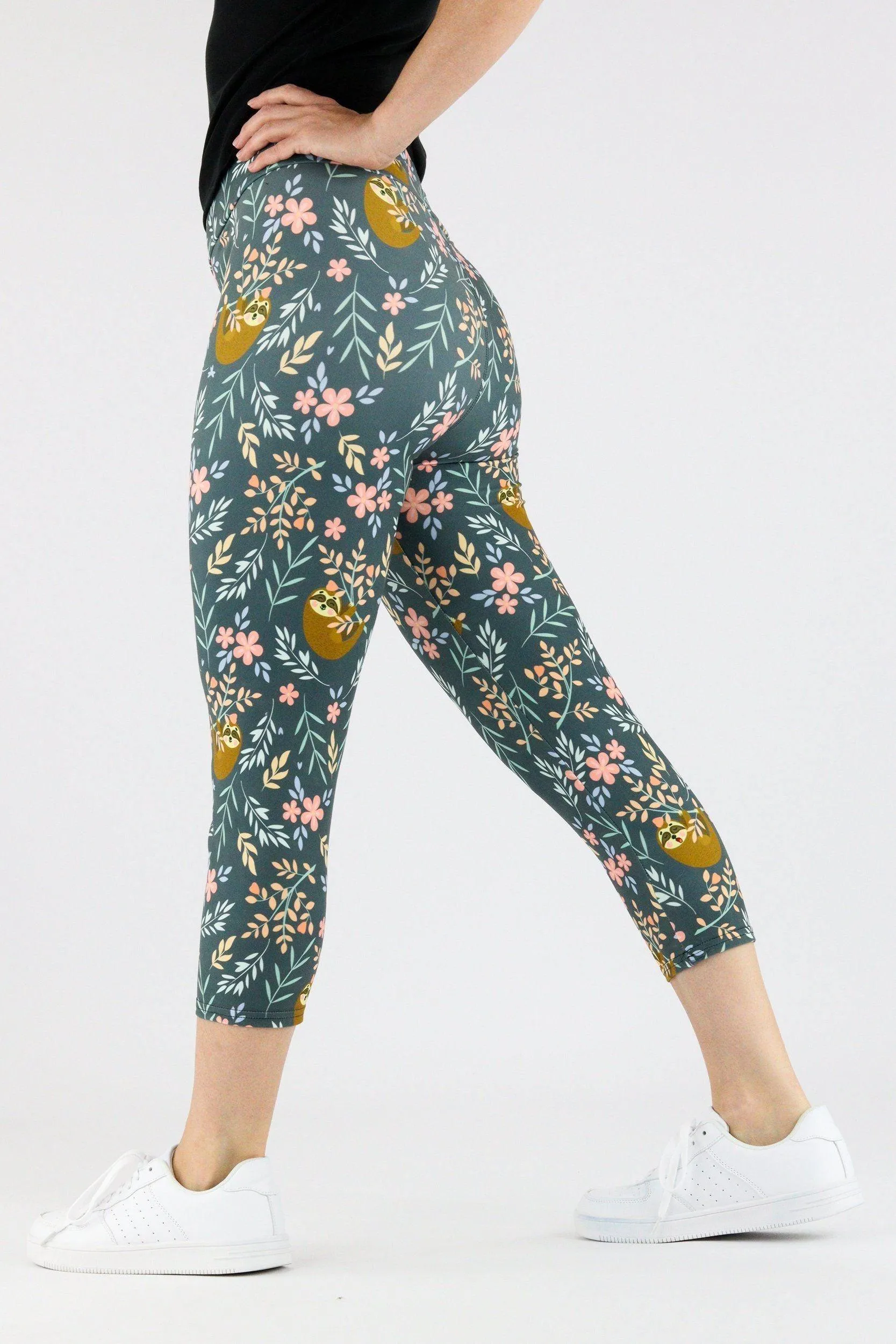 Sloth Petals - Casual Capri Leggings