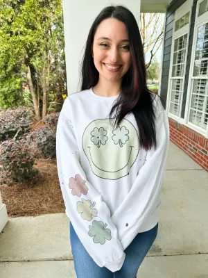 Smiley Clover Graphic Sweatshirt