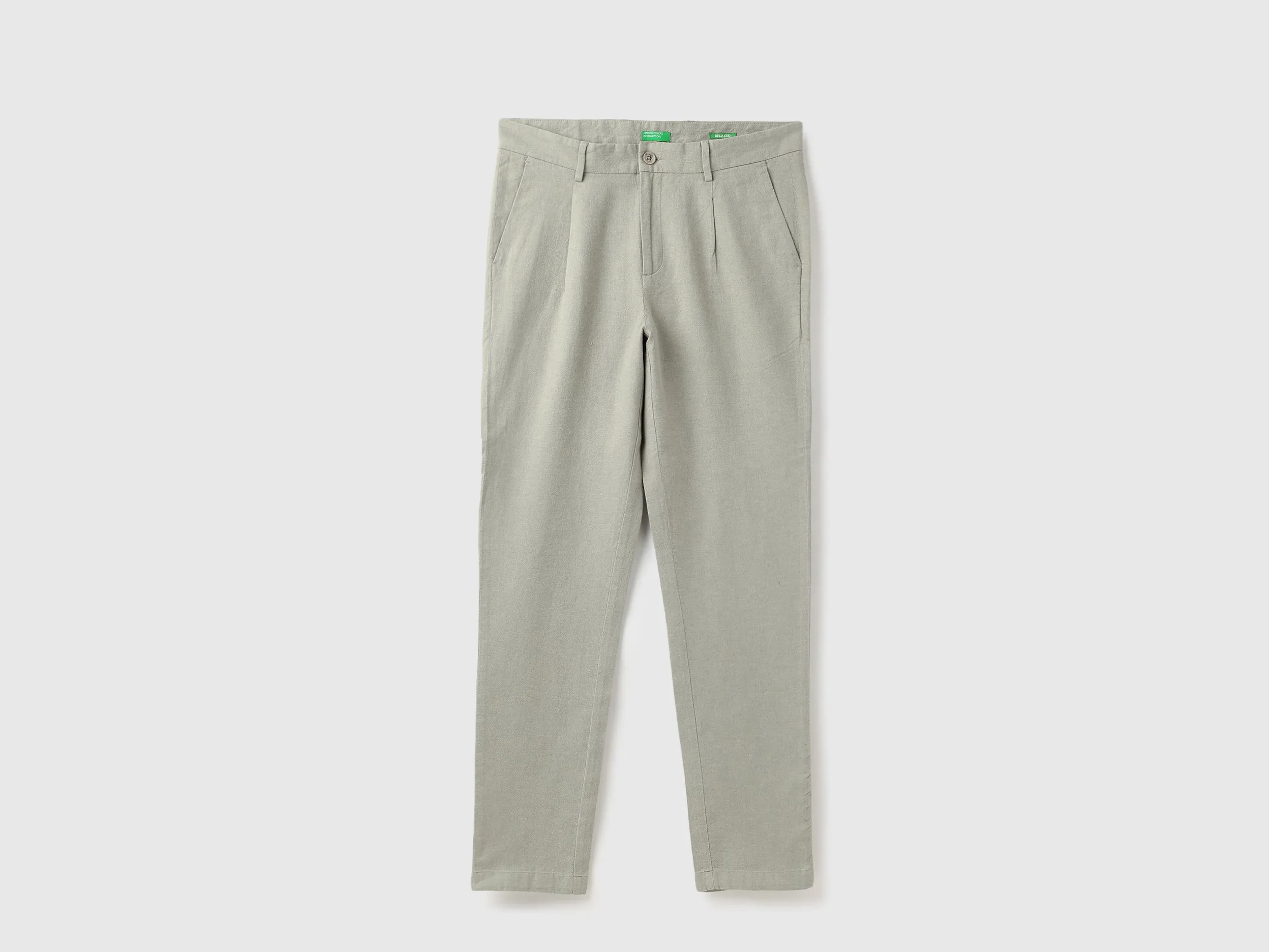 Solid Relaxed Fit Pleated Trousers