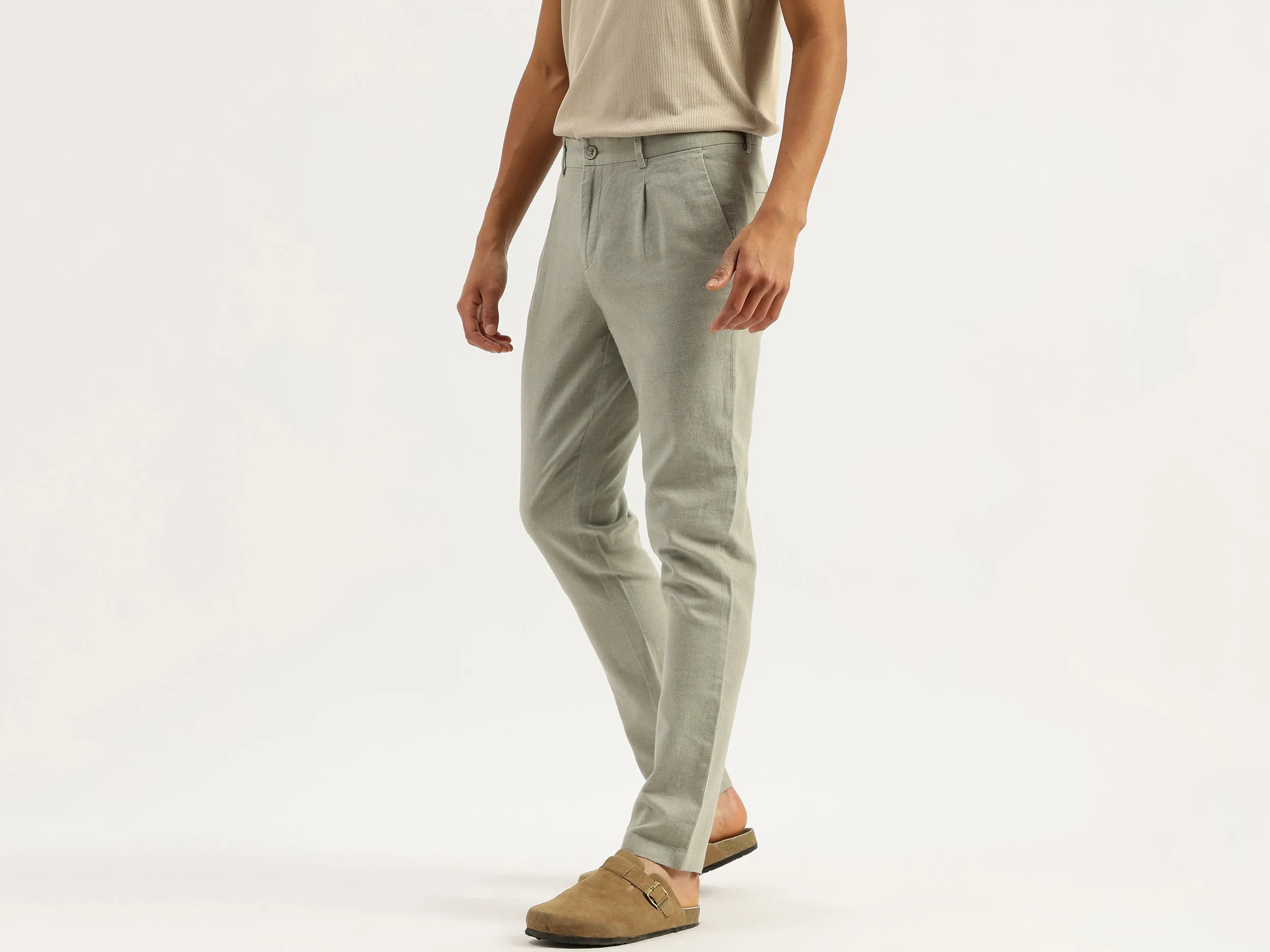 Solid Relaxed Fit Pleated Trousers