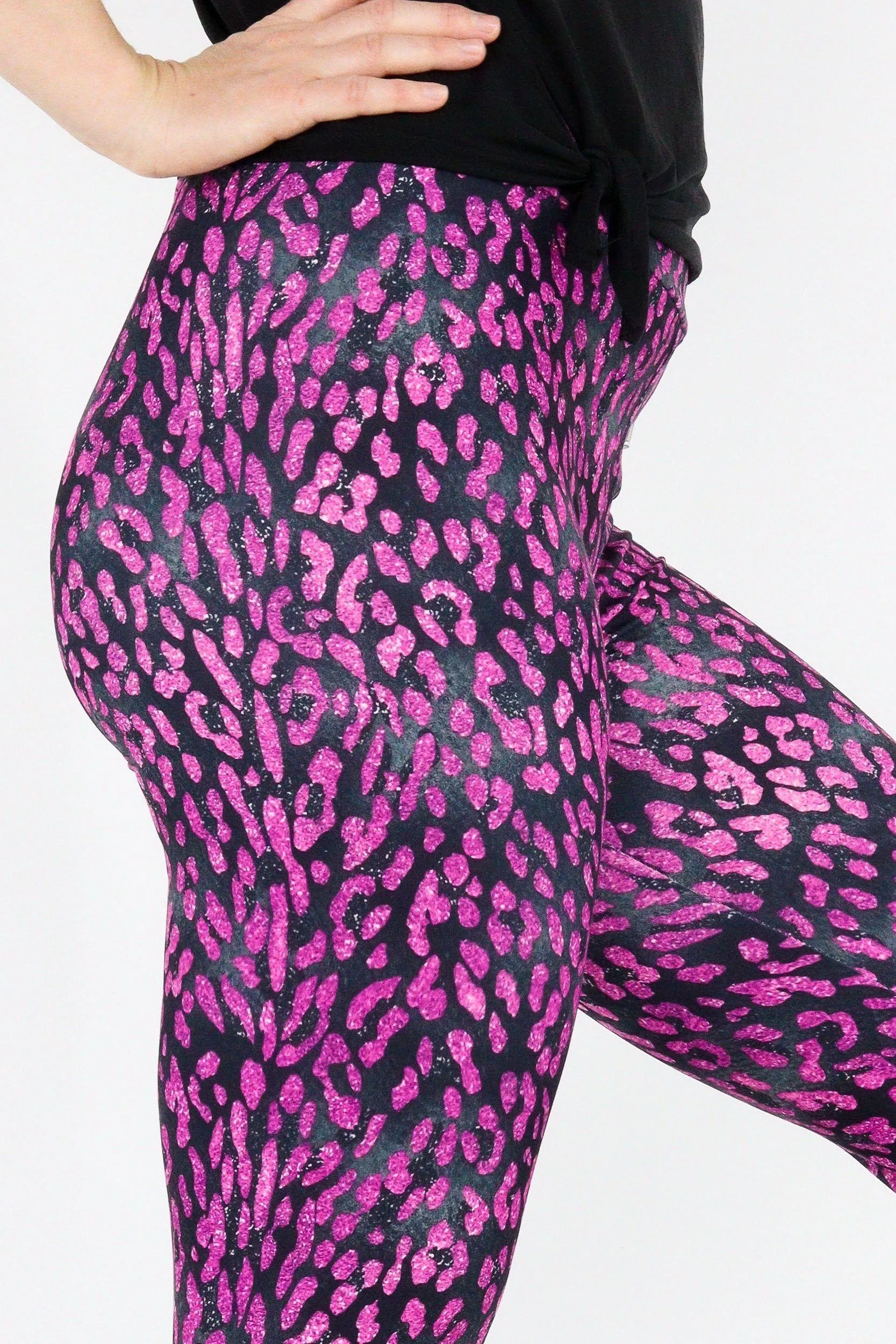 Sparkle Panther - Casual Capri Leggings