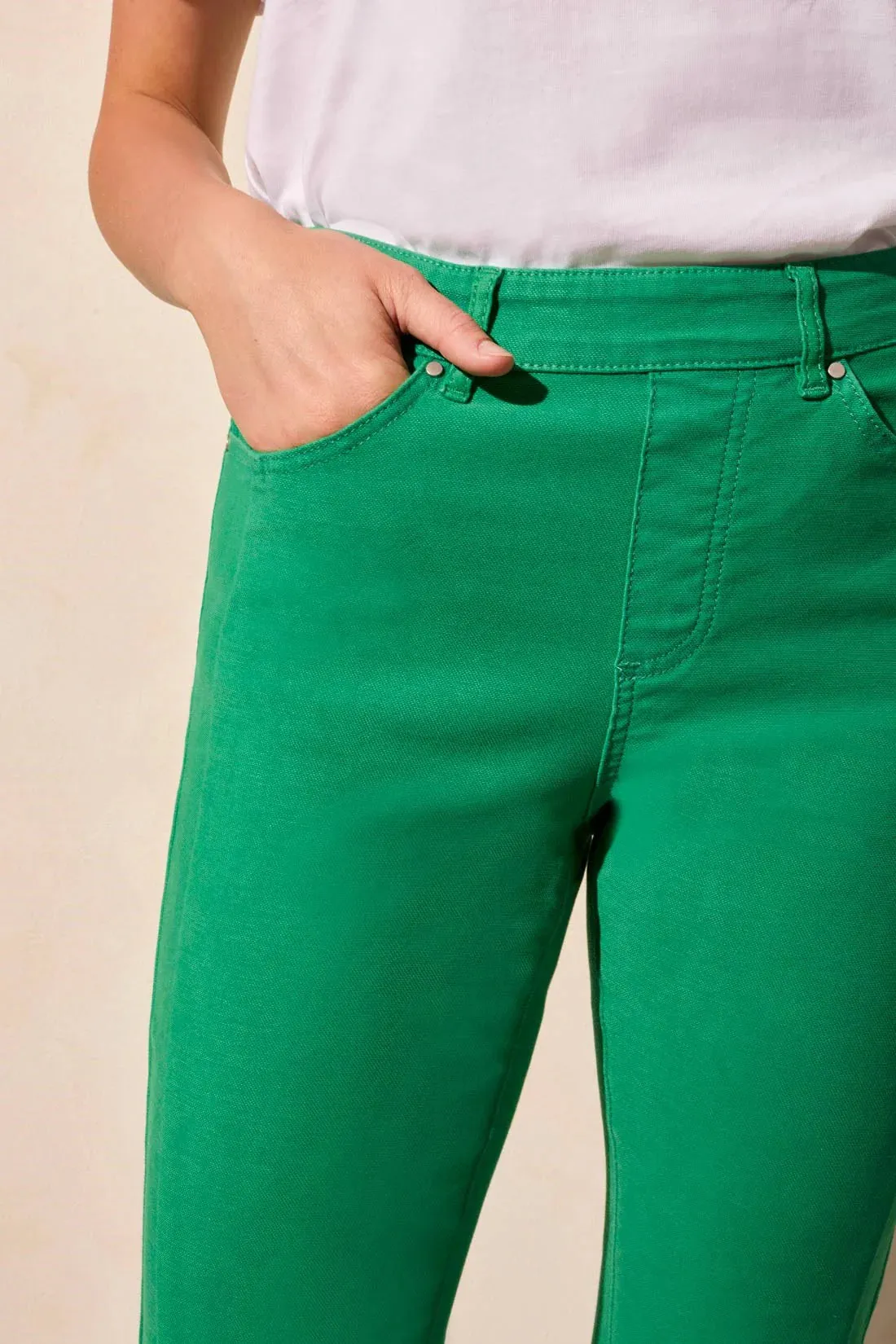 Stretch Cotton Pull-On Straight Leg Capris