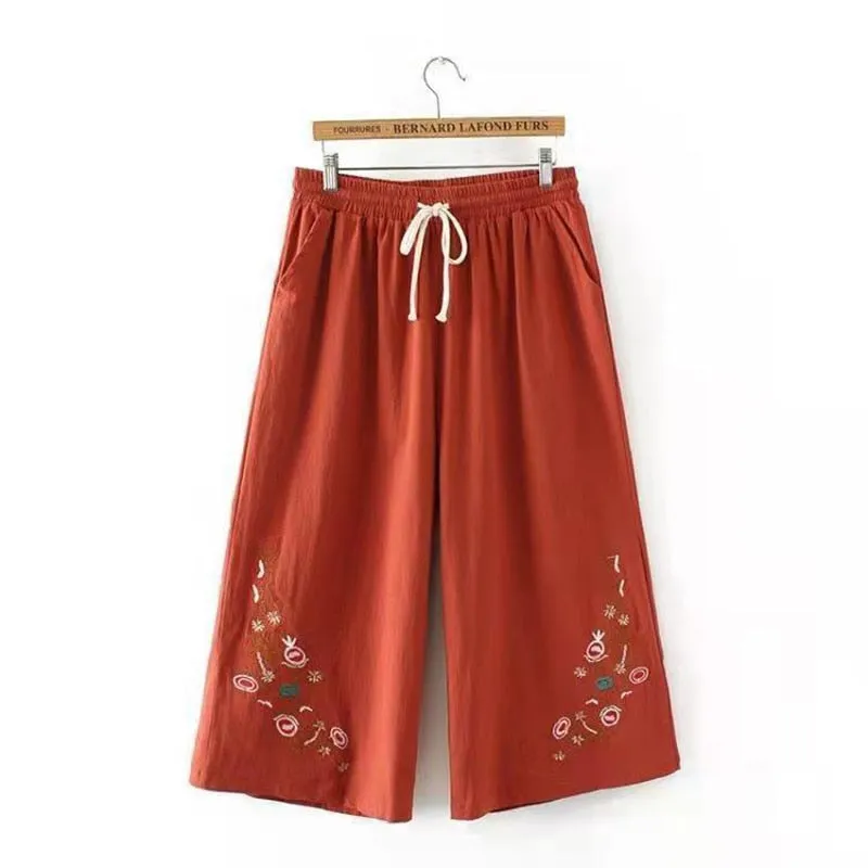 Summer Breeze Embroidered Linen Capris