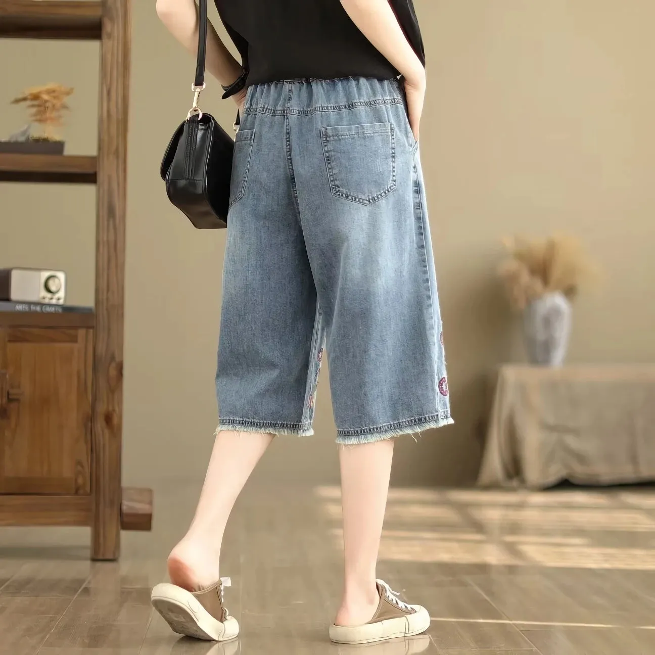 Summer Vintage Floral Embroidered Wide-Leg Denim Capris
