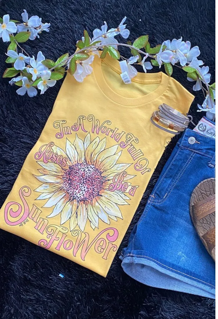 Sunflower Graphic Tee in Sunshine