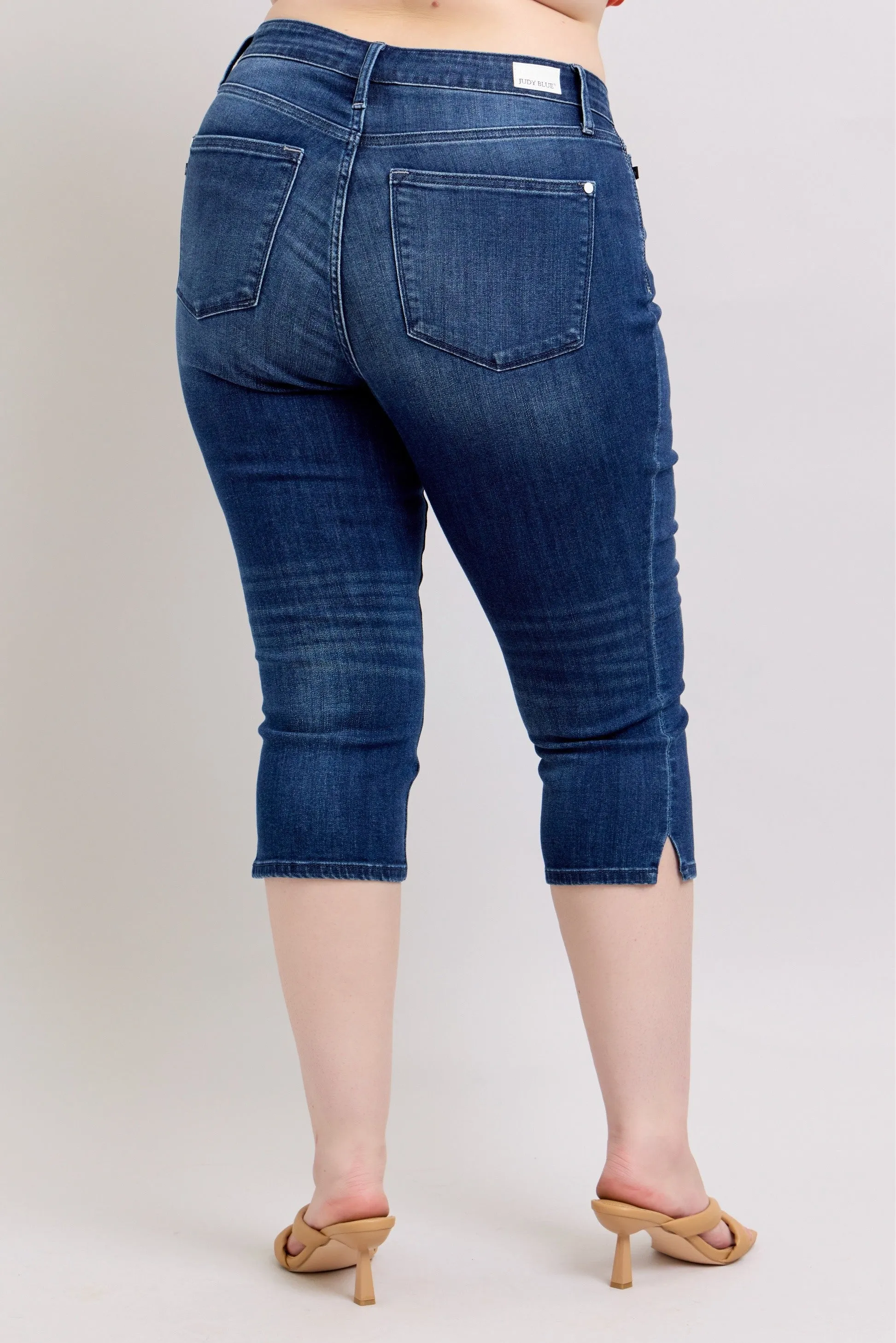 Super Dark Wash Side Slit Judy Blue Capris 3/3/25 9659