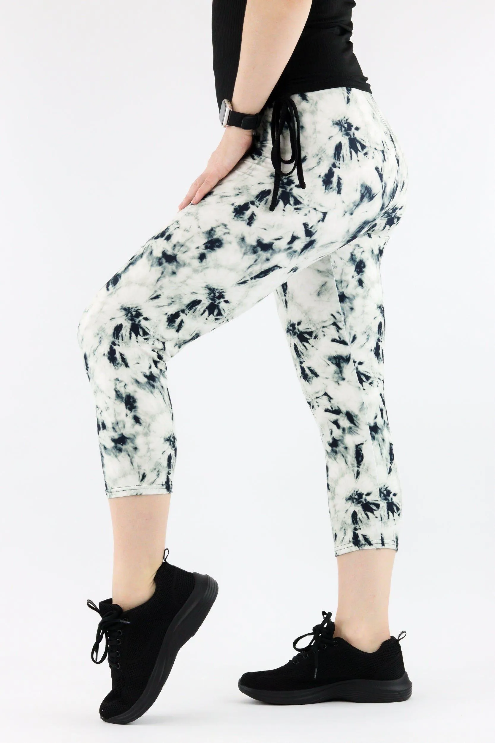 Tie Dye Tornado - Casual Capri Leggings