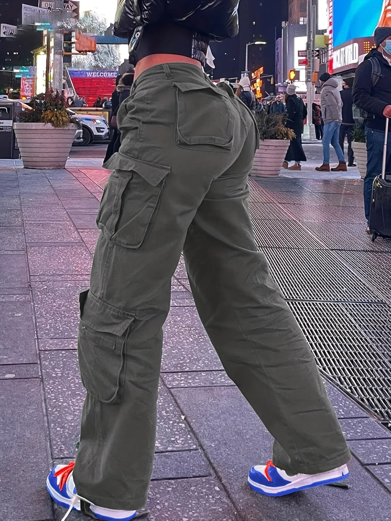 Trendy Women's Mid-Rise Cargo Jeans – Straight Wide Leg Baggy Boyfriend Fit