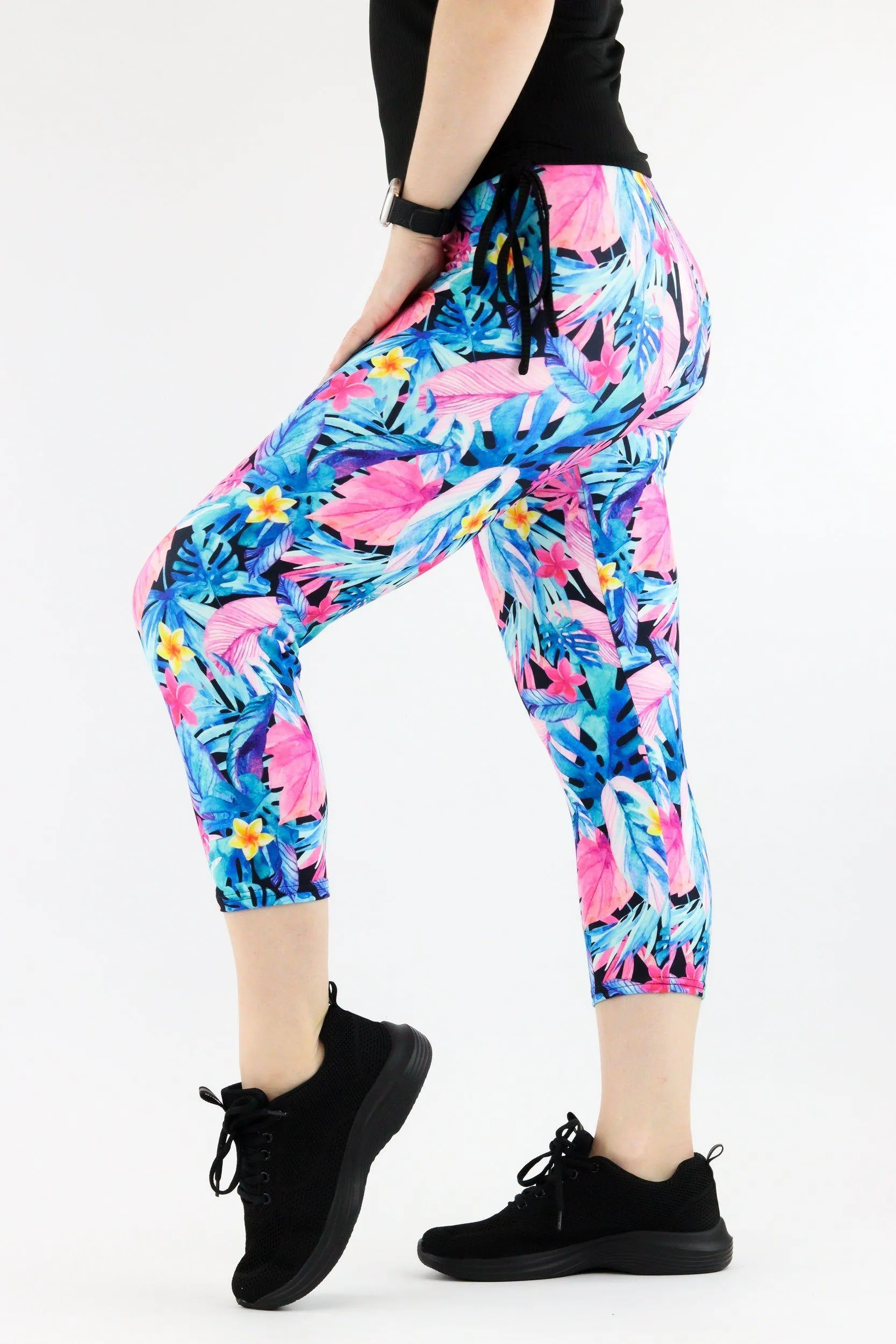 Tropic Like Its Hot - Casual Capri Leggings