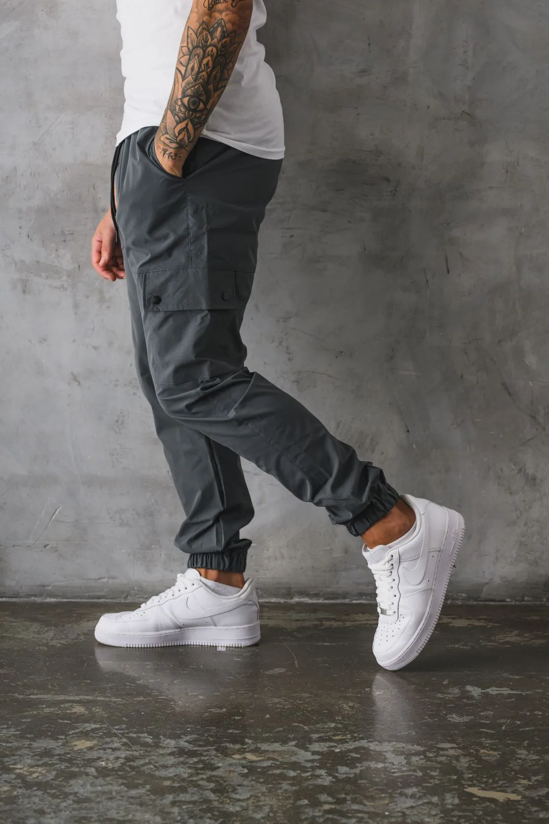 UNIT CARGO PANTS - DARK GREY