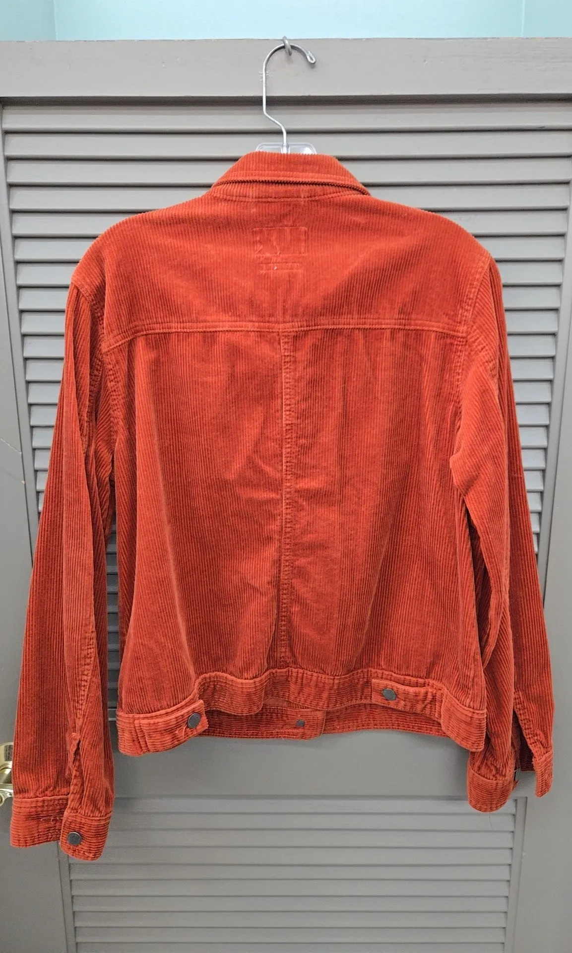 Univerisal Thread Size L Jacket