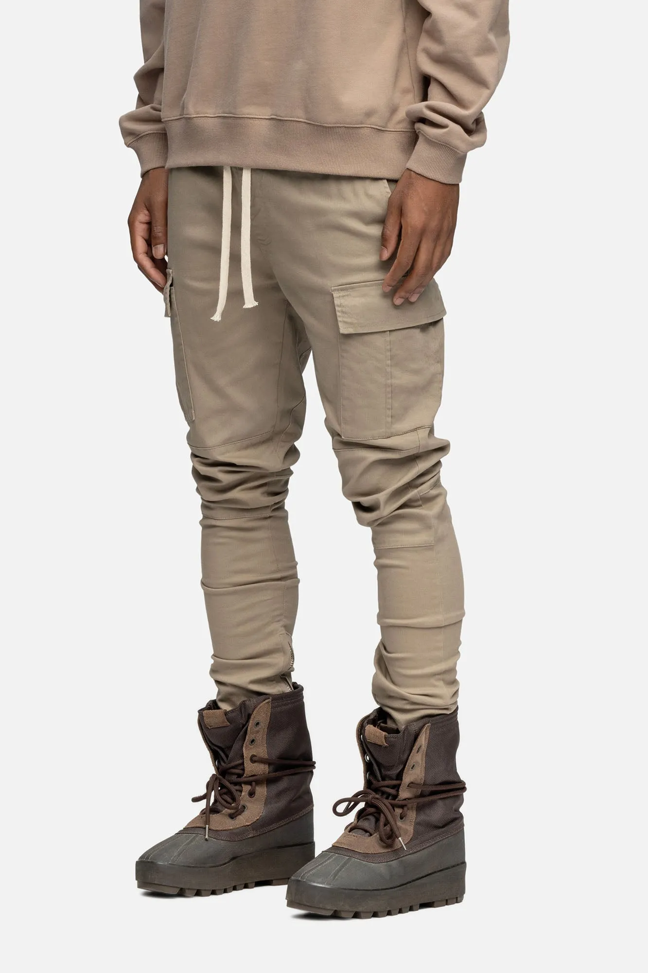 V1 CARGO TAN