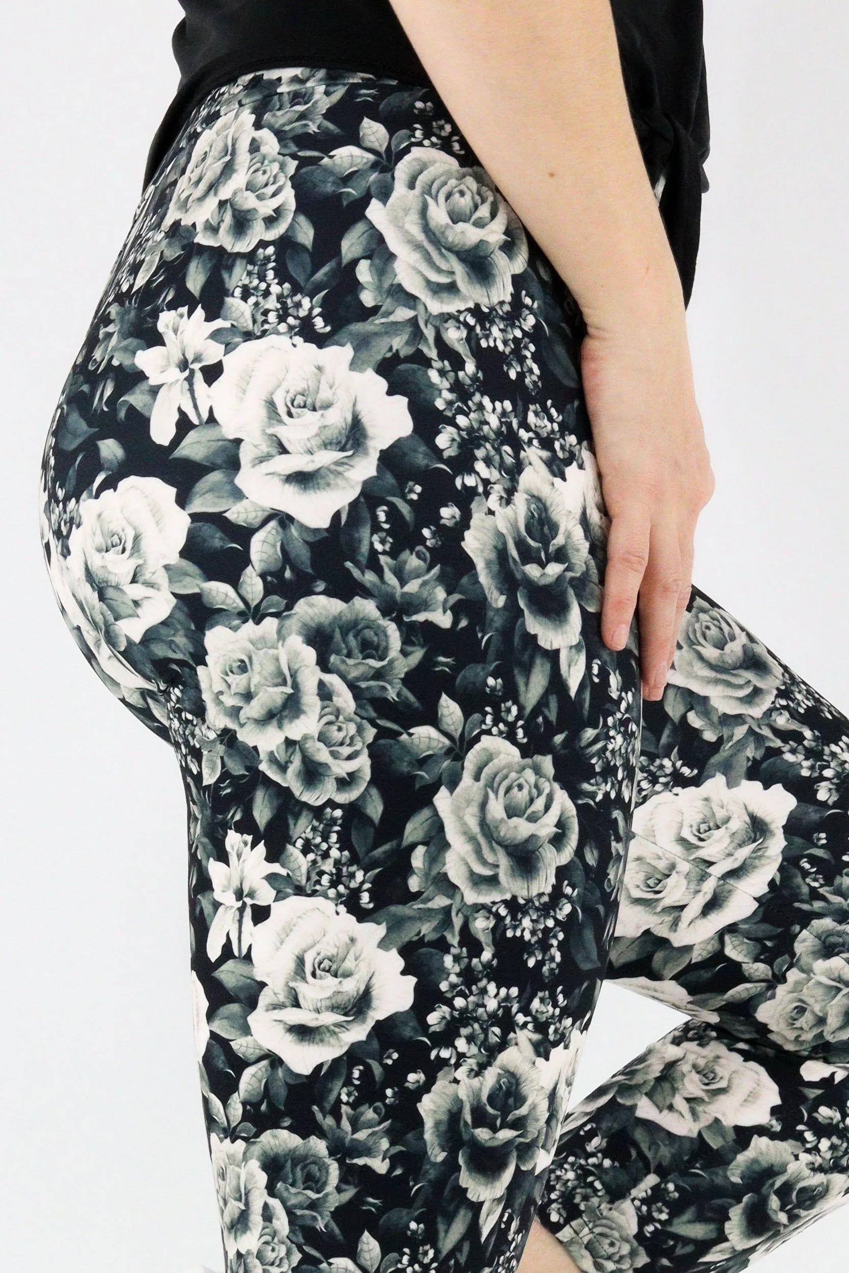Vintage Rose - Casual Capri Leggings