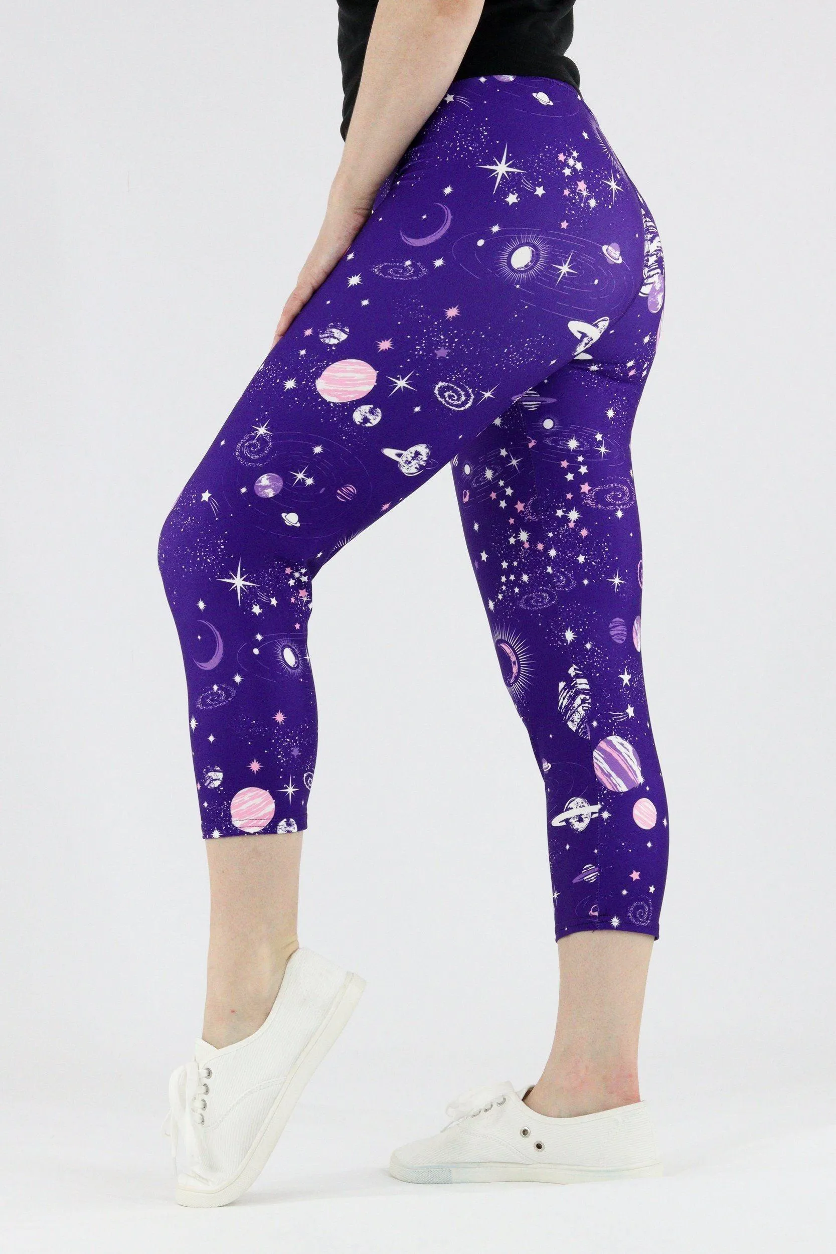 Violet Galaxy - Casual Capri Leggings