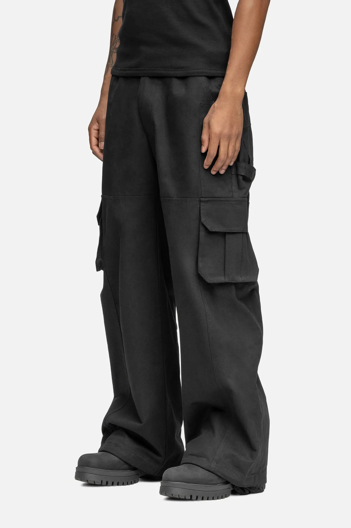 W1 CARGO BLACK