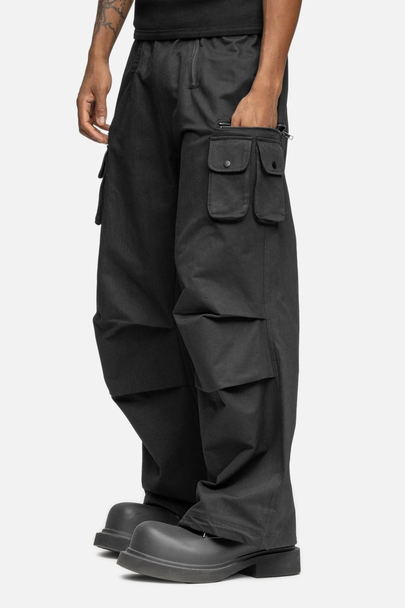 W5 CARGO BLACK