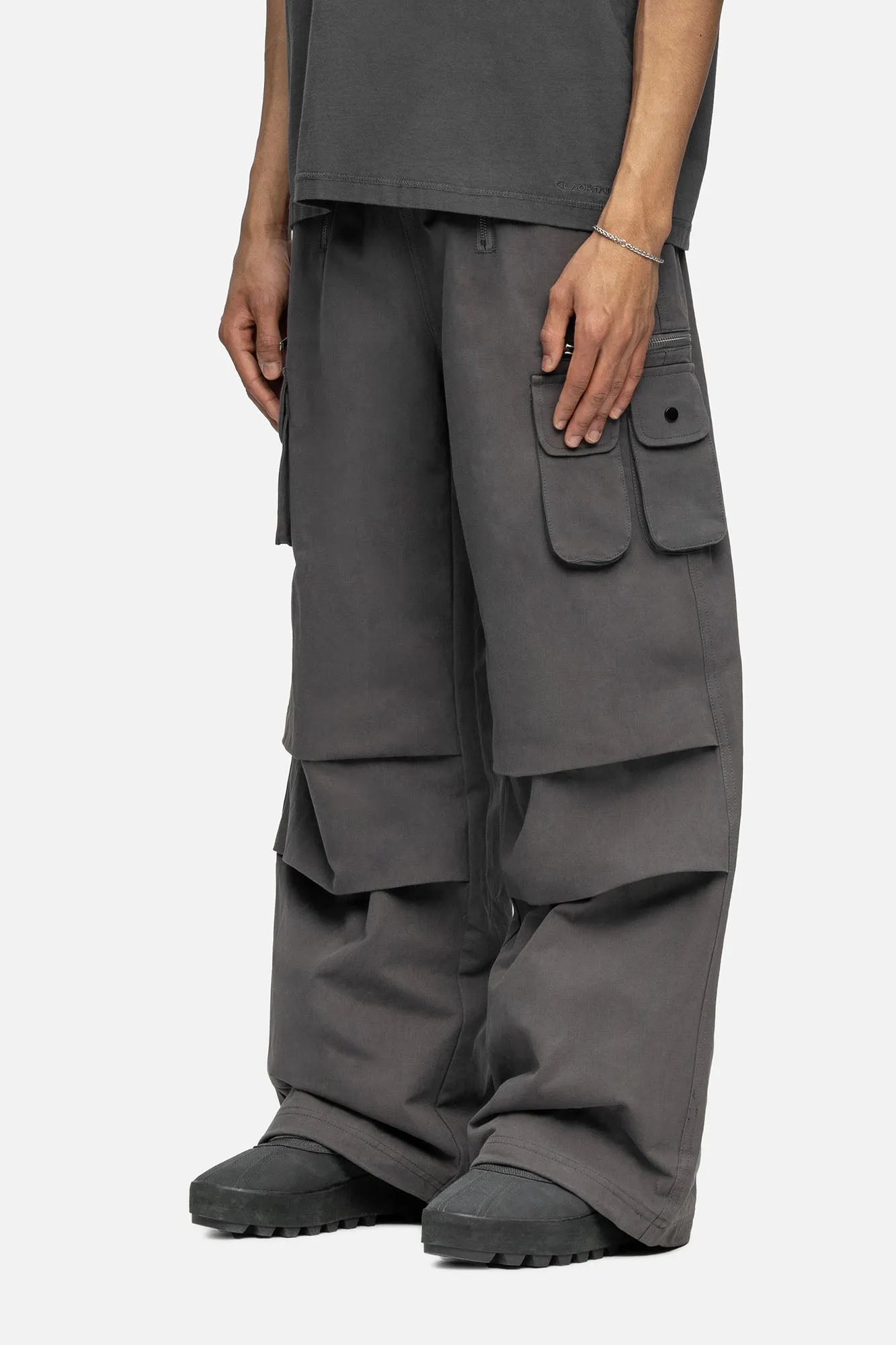 W5 CARGO CHARCOAL