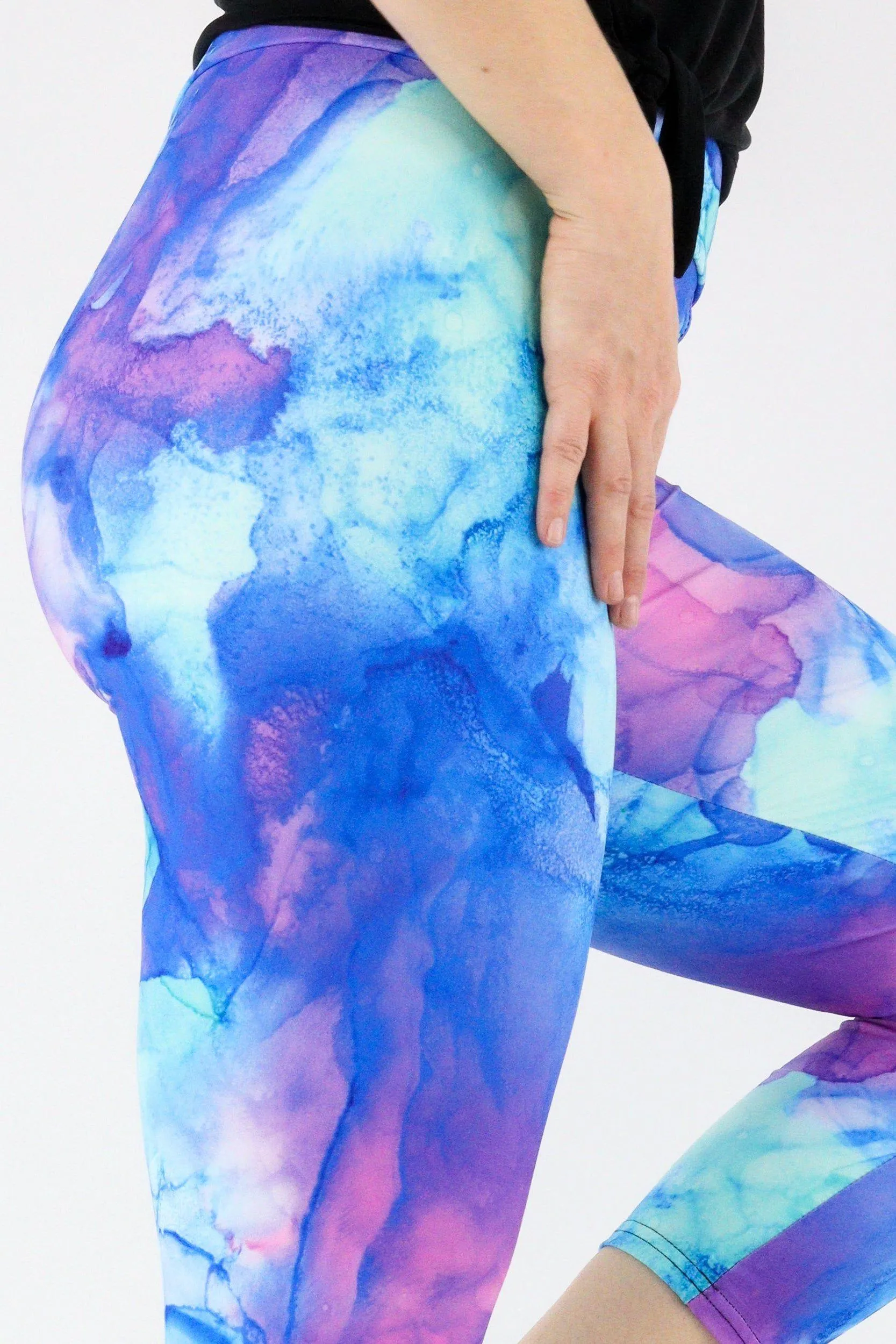 Water Ink - Casual Capri Leggings