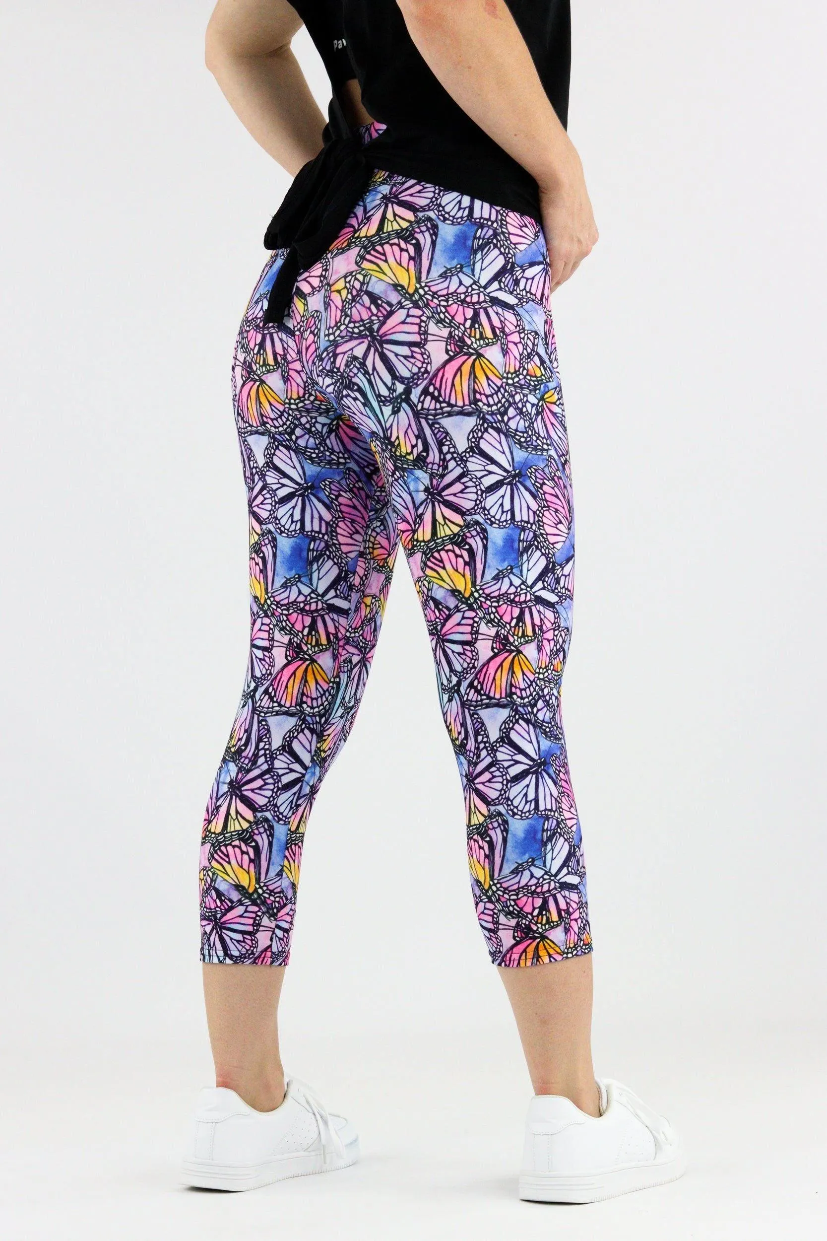 Watercolour Butterfly - Casual Capri Leggings