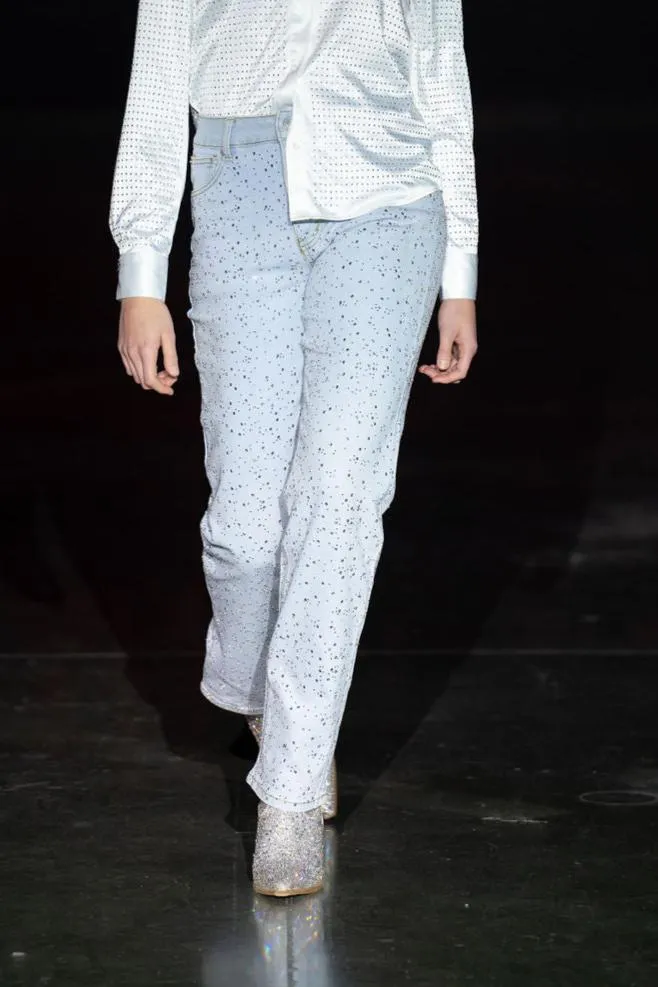 Western Studded Mid Rise Denim Jeans