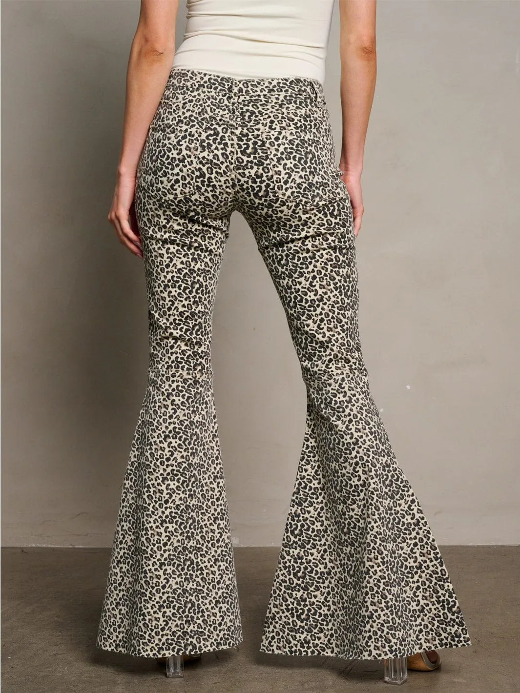 WOMEN'S BUTTON CLOSURE DISTRESSED LEOPARD PRINT BELL BOTTOMS DENIM PANTS