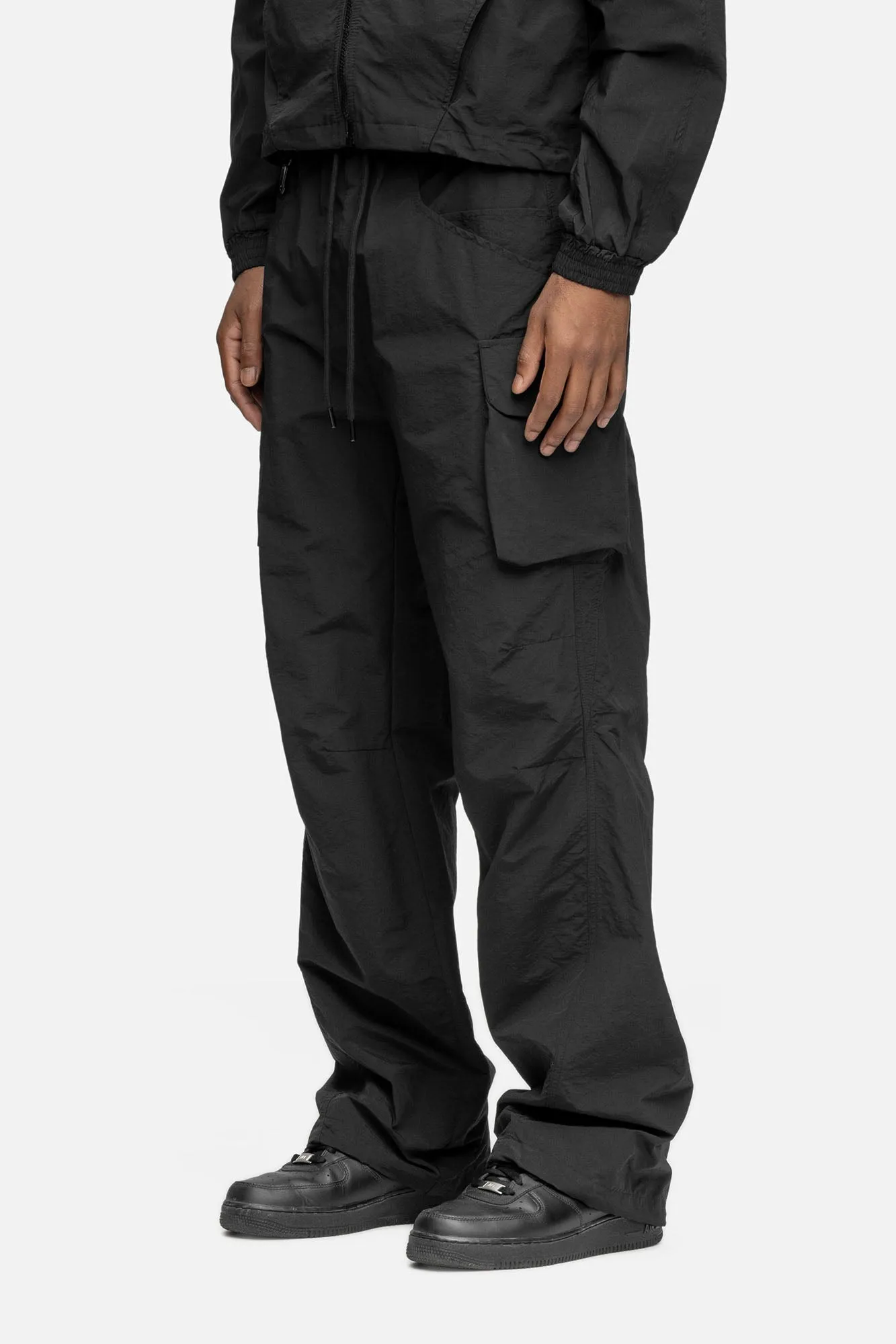 Y4 CARGO BLACK
